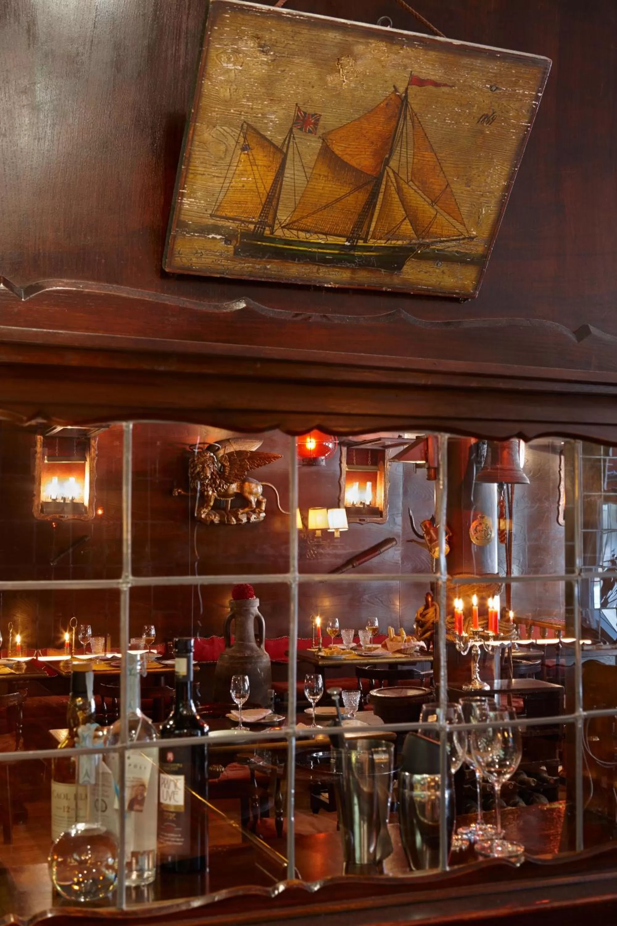 Restaurant/places to eat in Hotel Saturnia & International