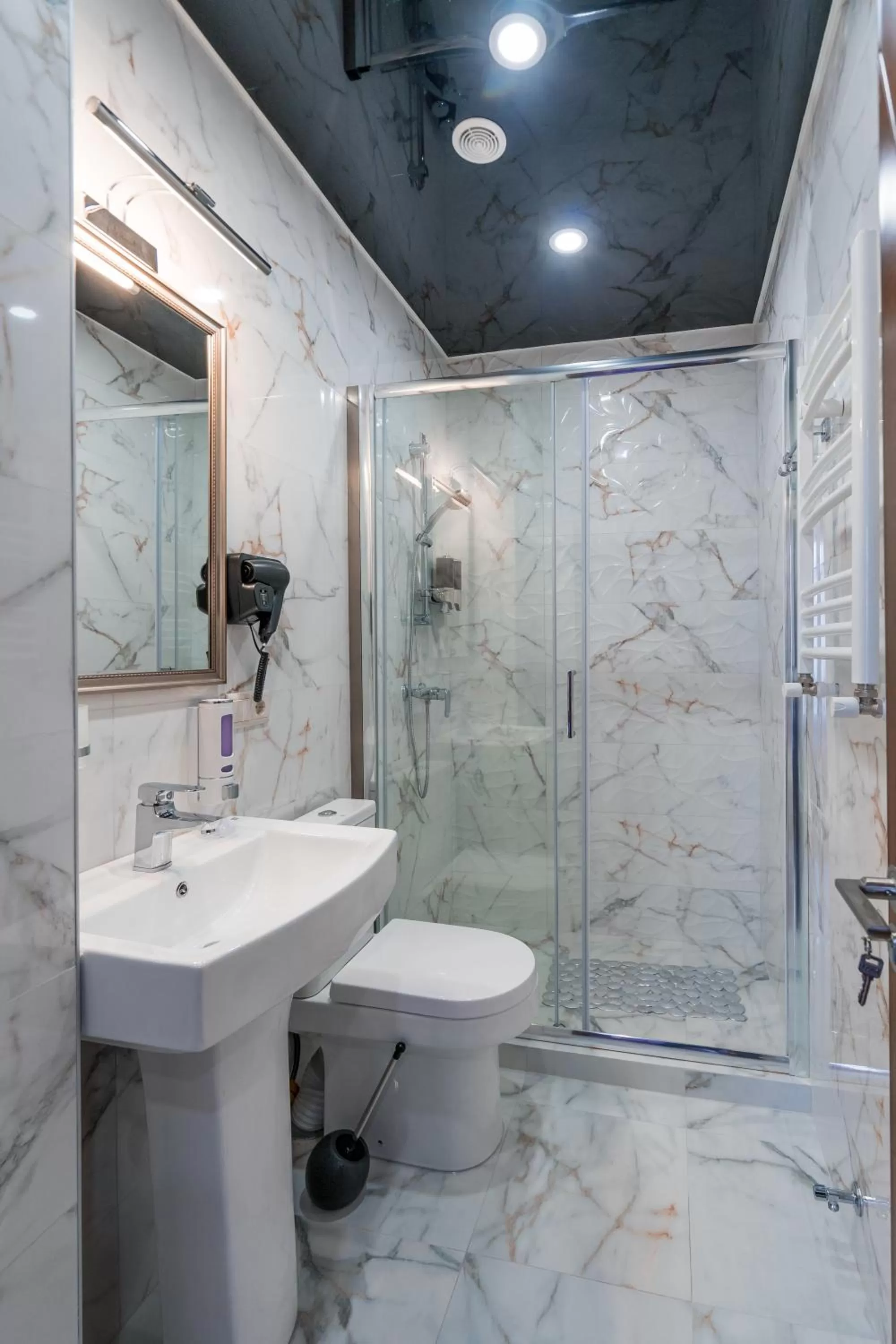 Shower in Constant Tbilisi