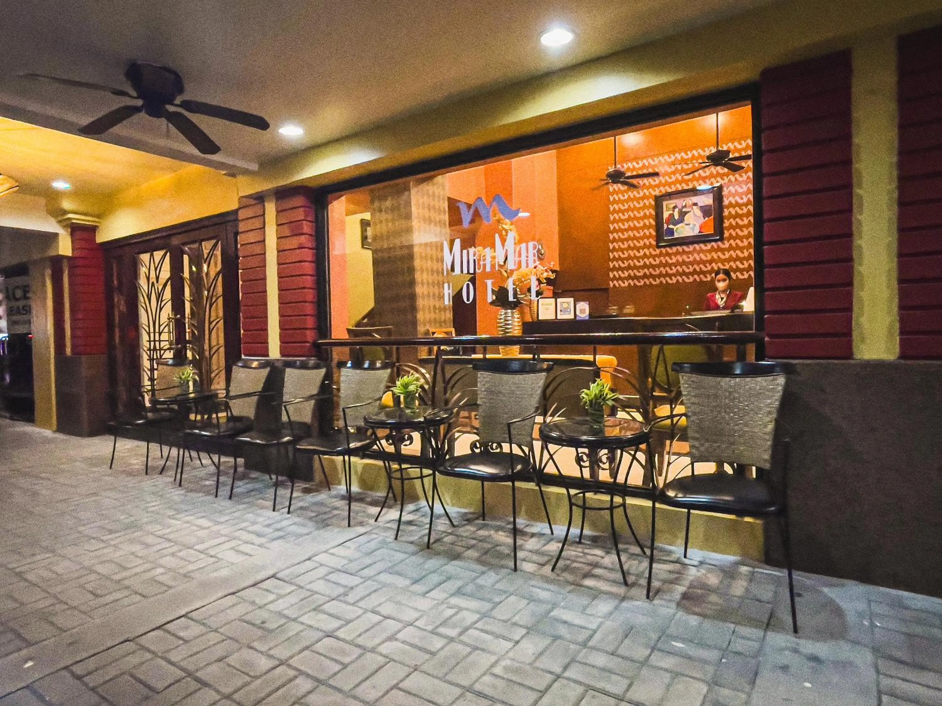 Facade/entrance in Miramar Hotel