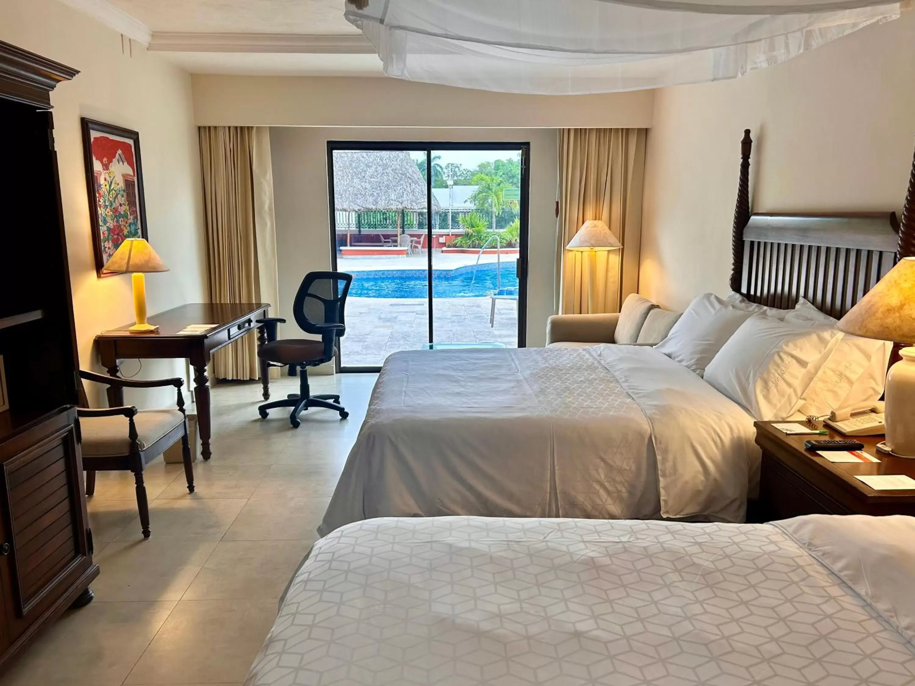 Bed in Holiday Inn Merida, an IHG Hotel