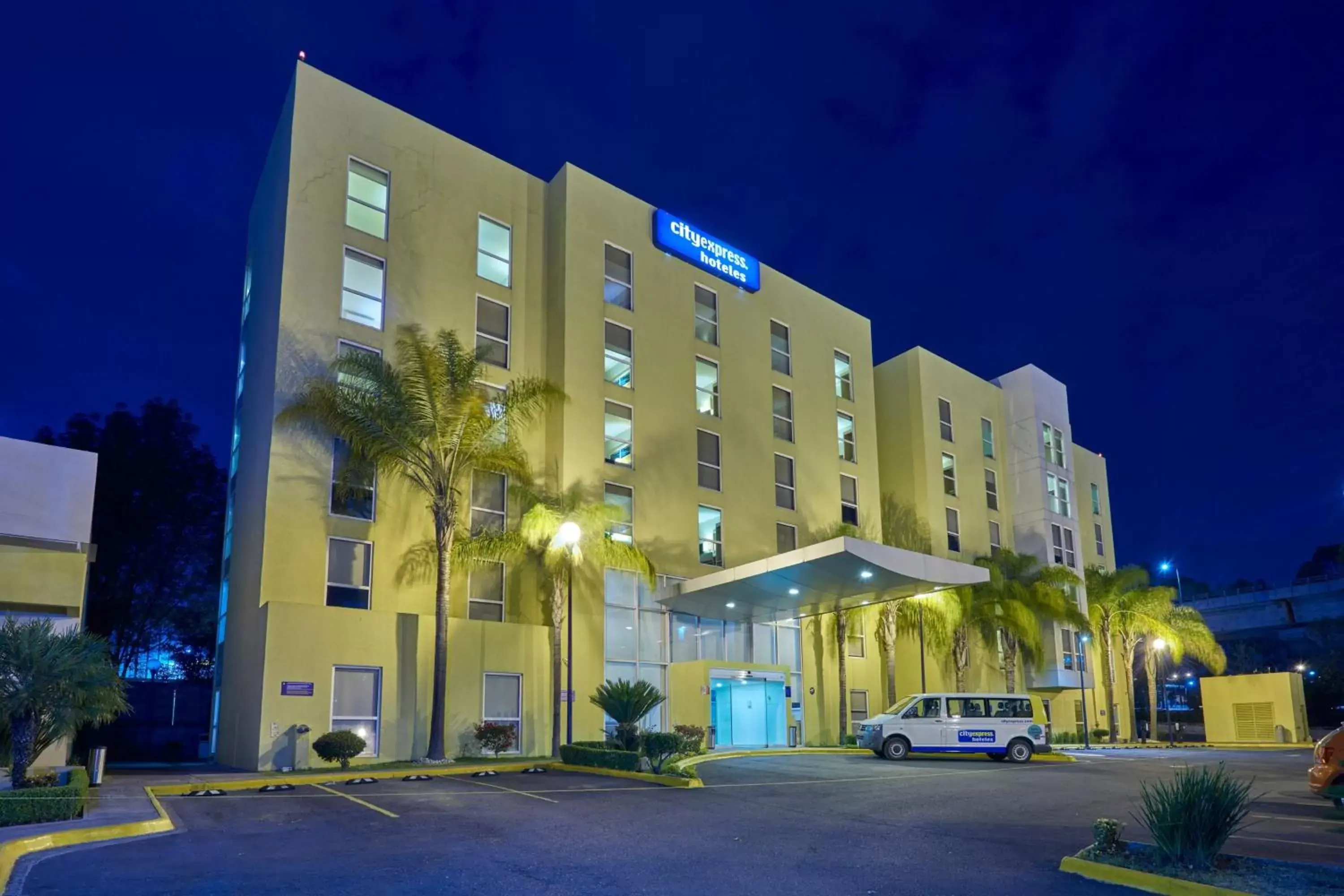 Property Building in City Express by Marriott Puebla FINSA