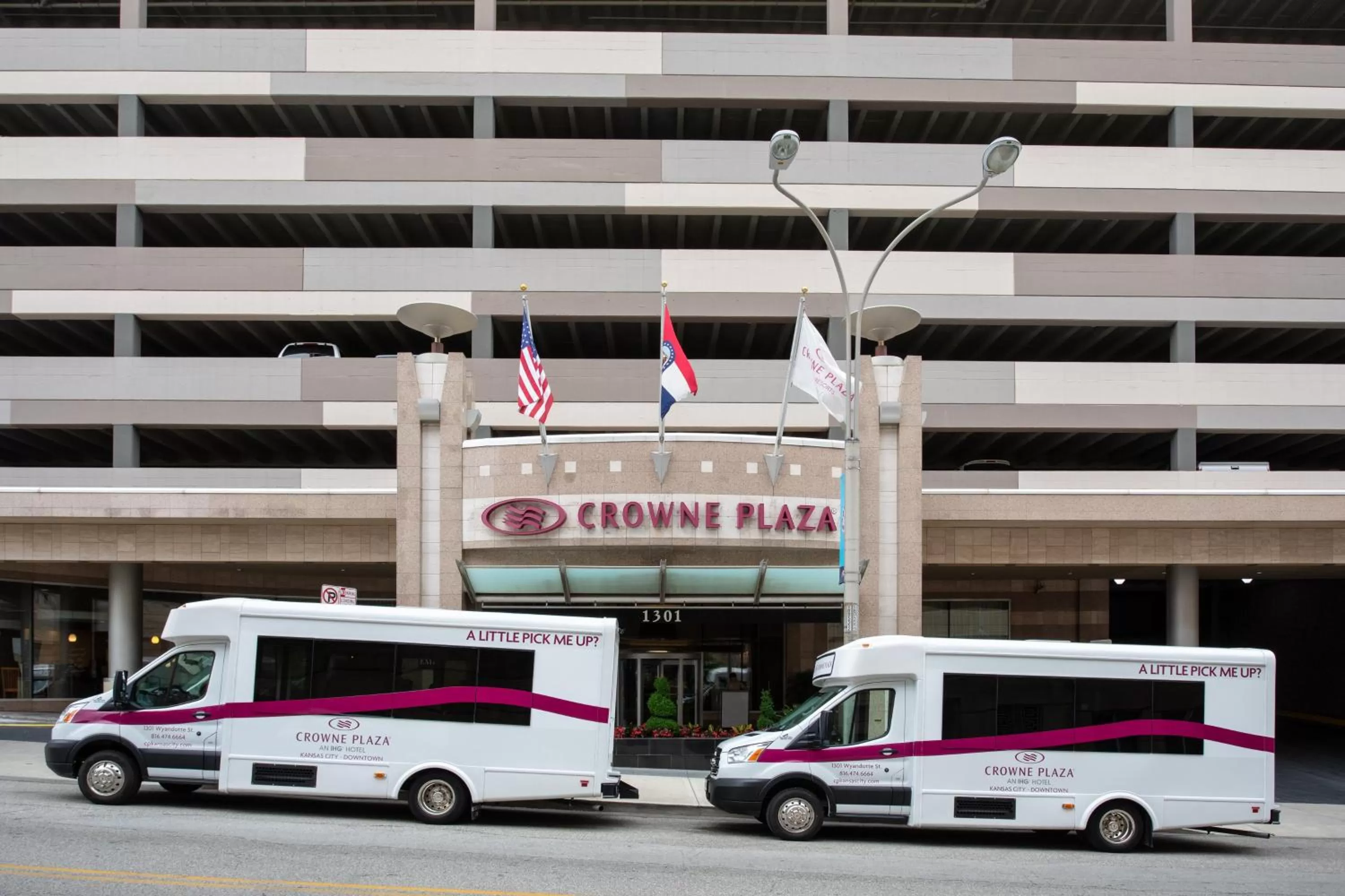 Lobby or reception in Crowne Plaza Kansas City Downtown by IHG