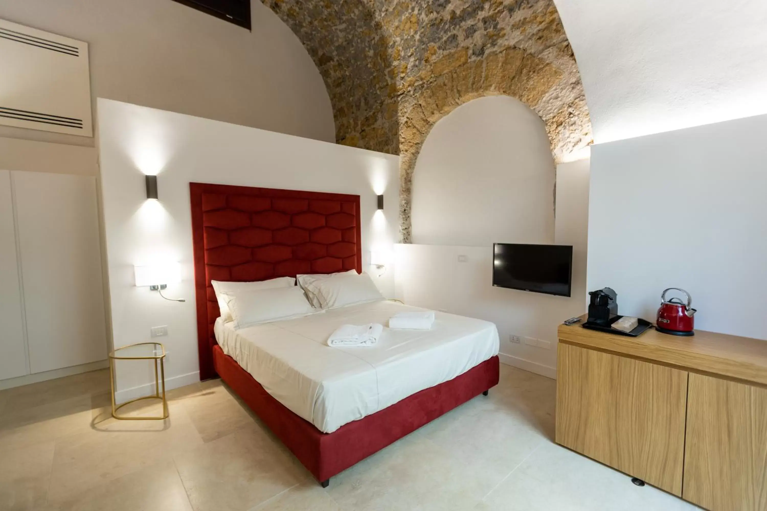 Bed in Bastione Spasimo Boutique Hotel