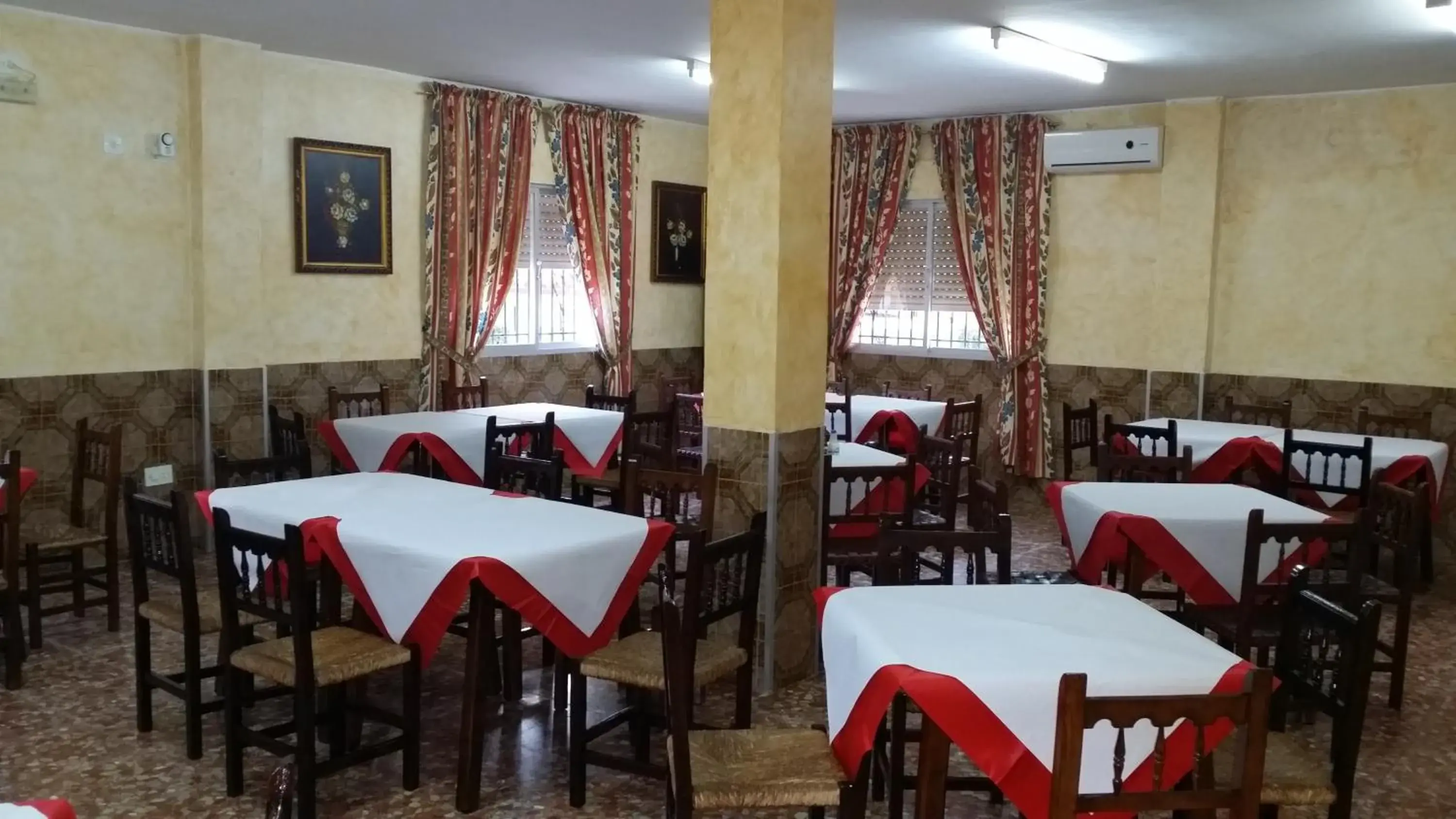 Restaurant/Places to Eat in Hostal Rural Venta La Vega