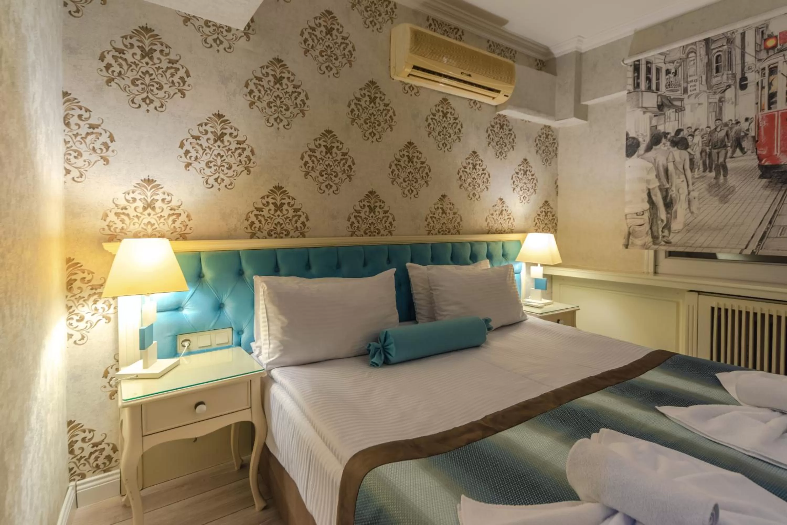 Photo of the whole room, Bed in Viva Deluxe Hotel