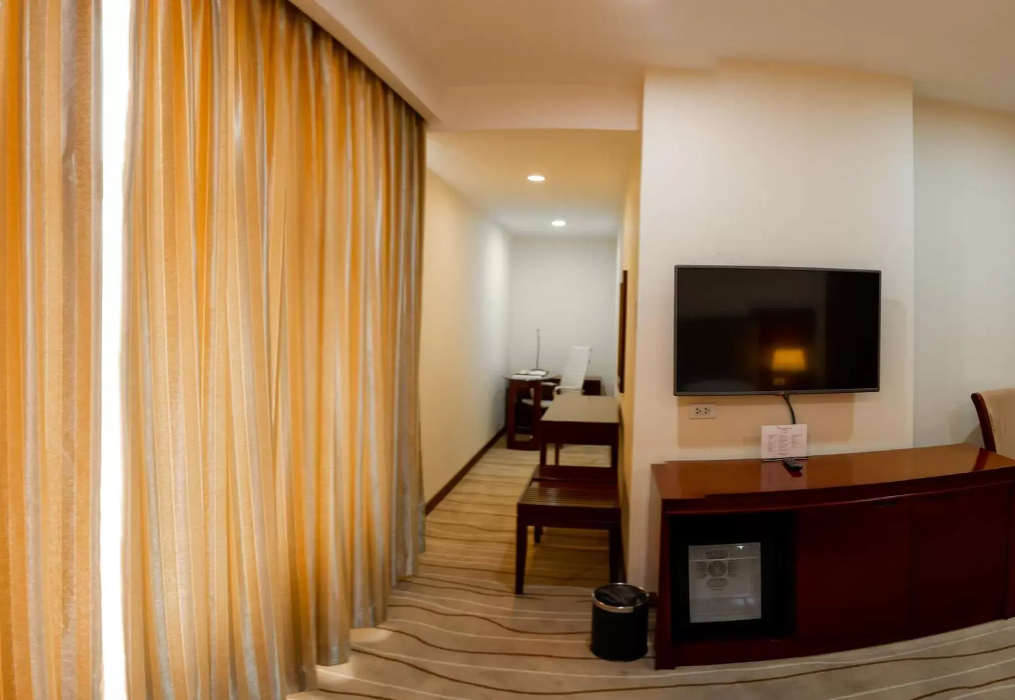 TV and multimedia, TV/Entertainment Center in Swiss-Belhotel Blulane