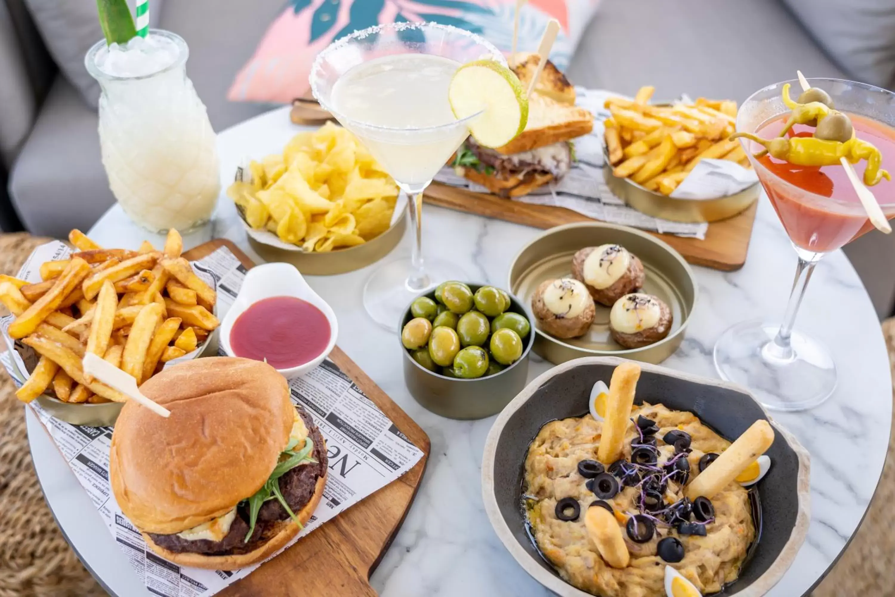 Food and drinks in L&H Gran Vía Valencia