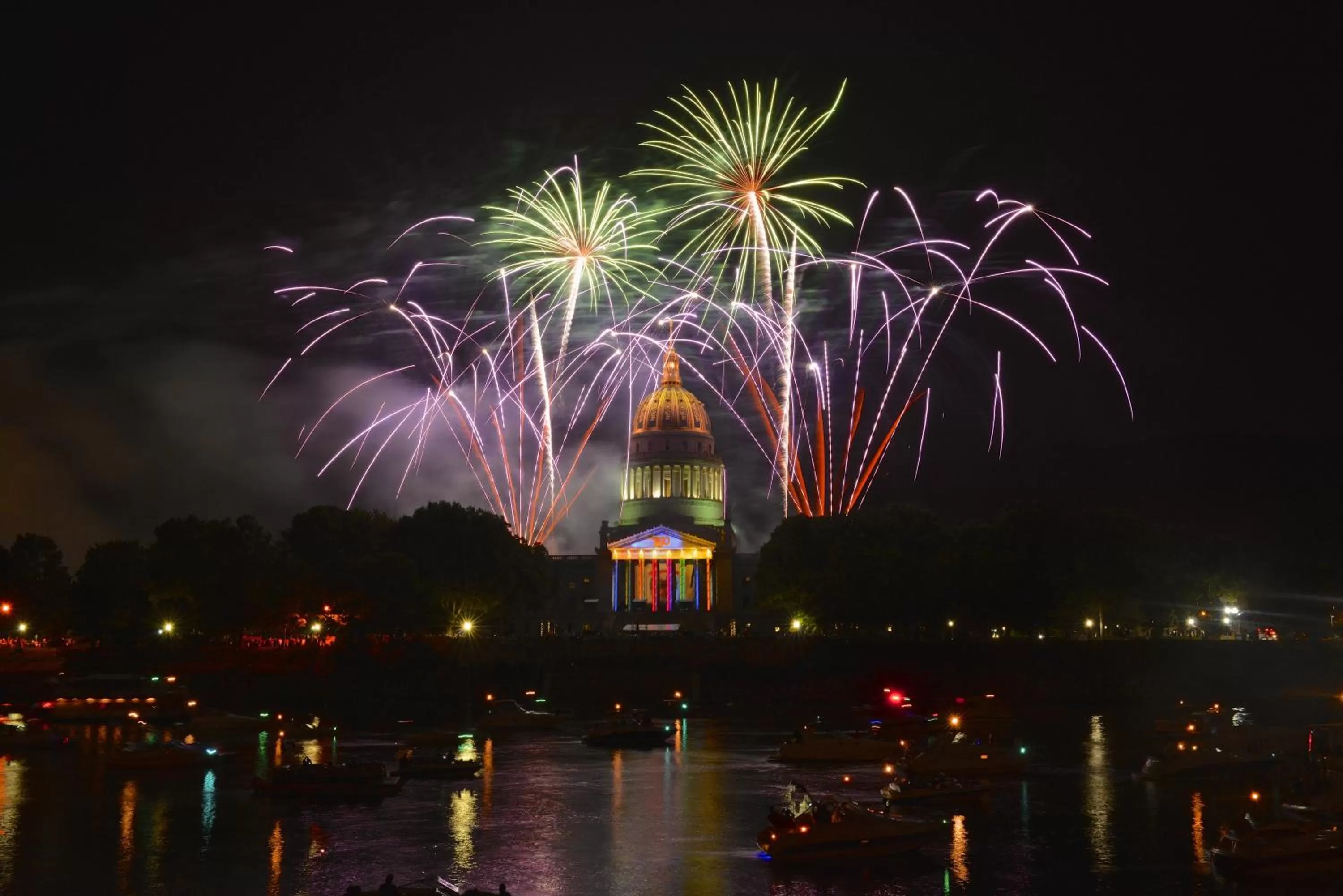 Area and facilities in Holiday Inn Express Charleston-Civic Center by IHG
