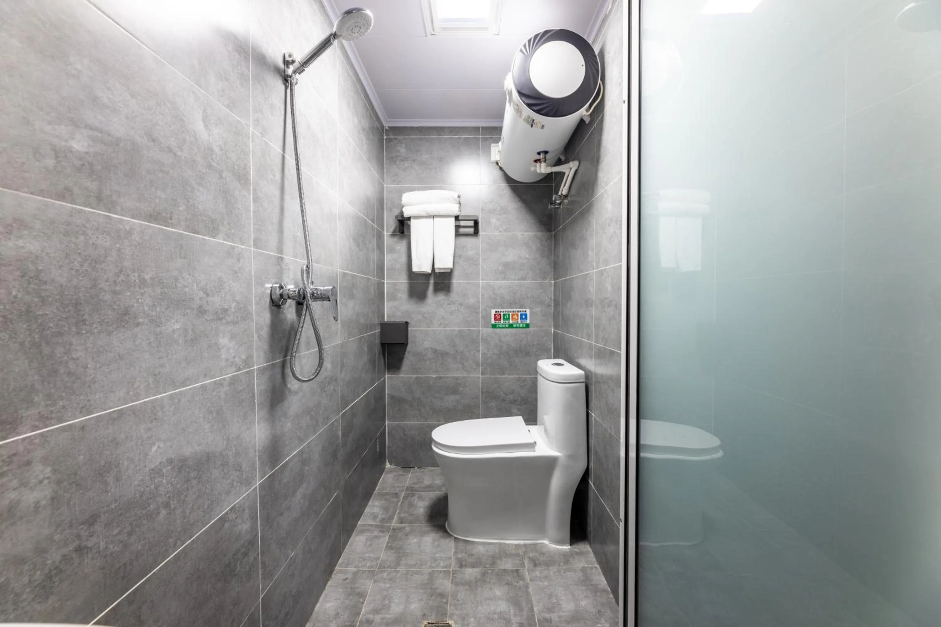 Toilet, Bathroom in Happy Dragon.Backpackers Hostel