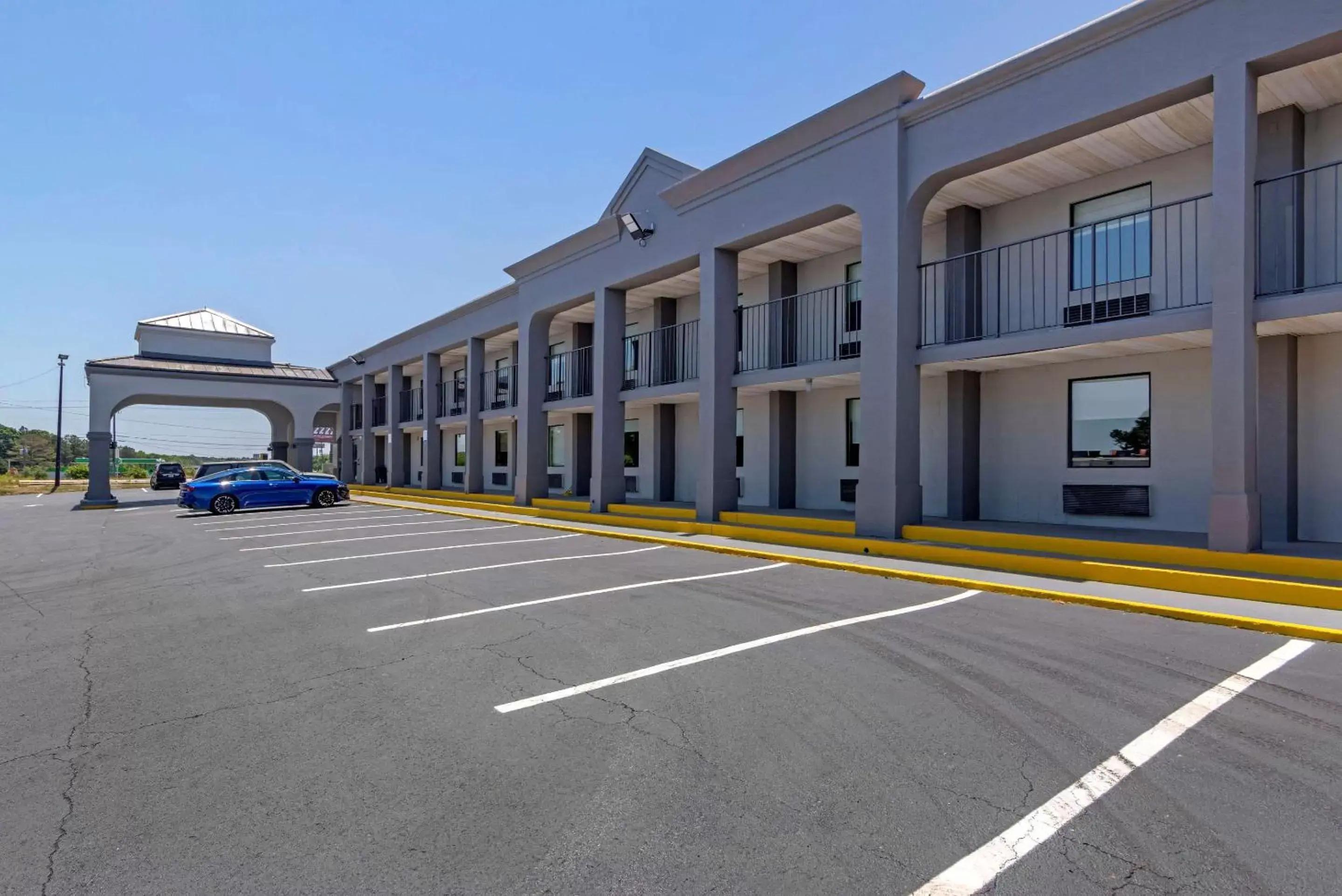 Property building in Clarion Pointe McDonough Property building in Clarion Pointe McDonough