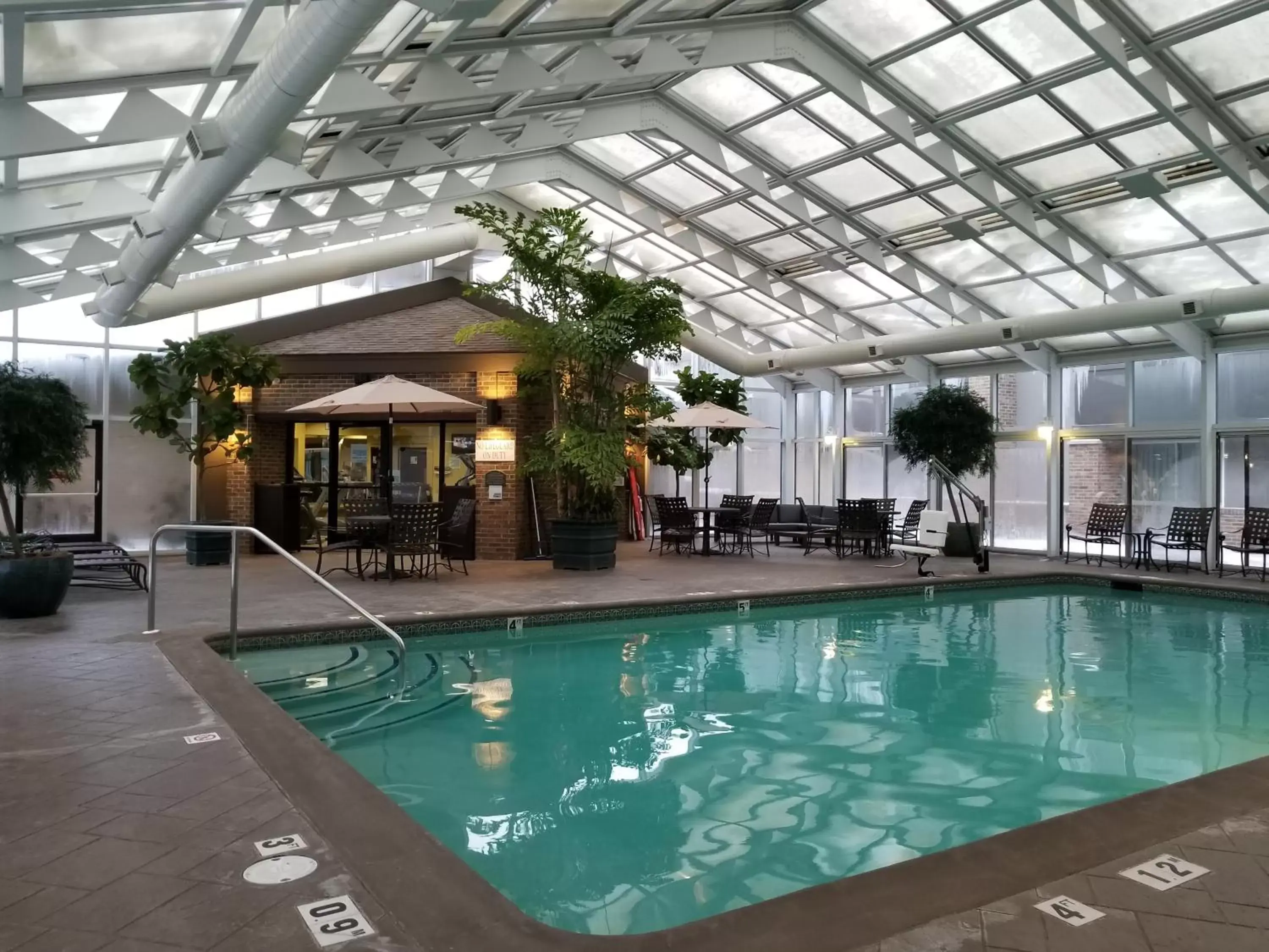 Swimming Pool in Best Western Okemos/East Lansing Hotel & Suites
