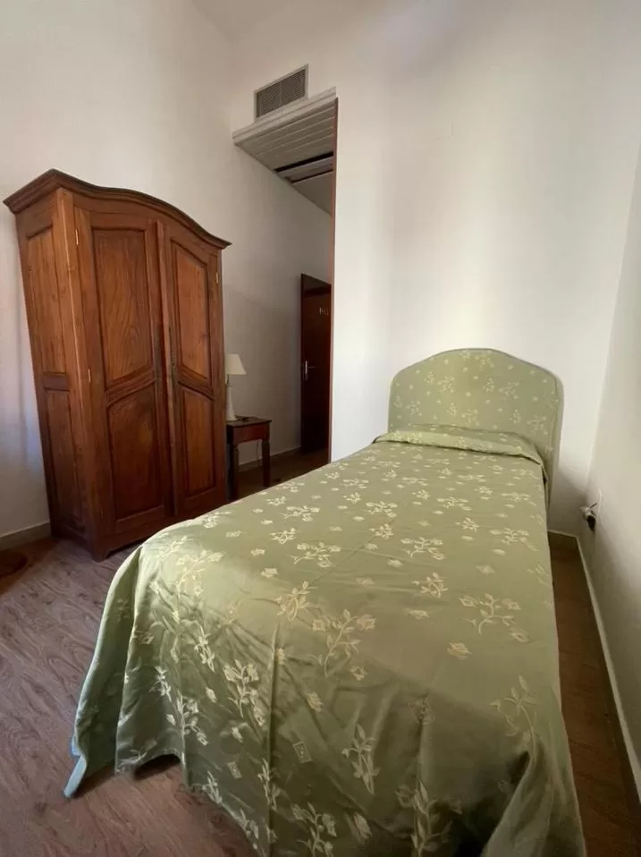 Bed in Hotel Caffè Verdi - 24 hours Reception