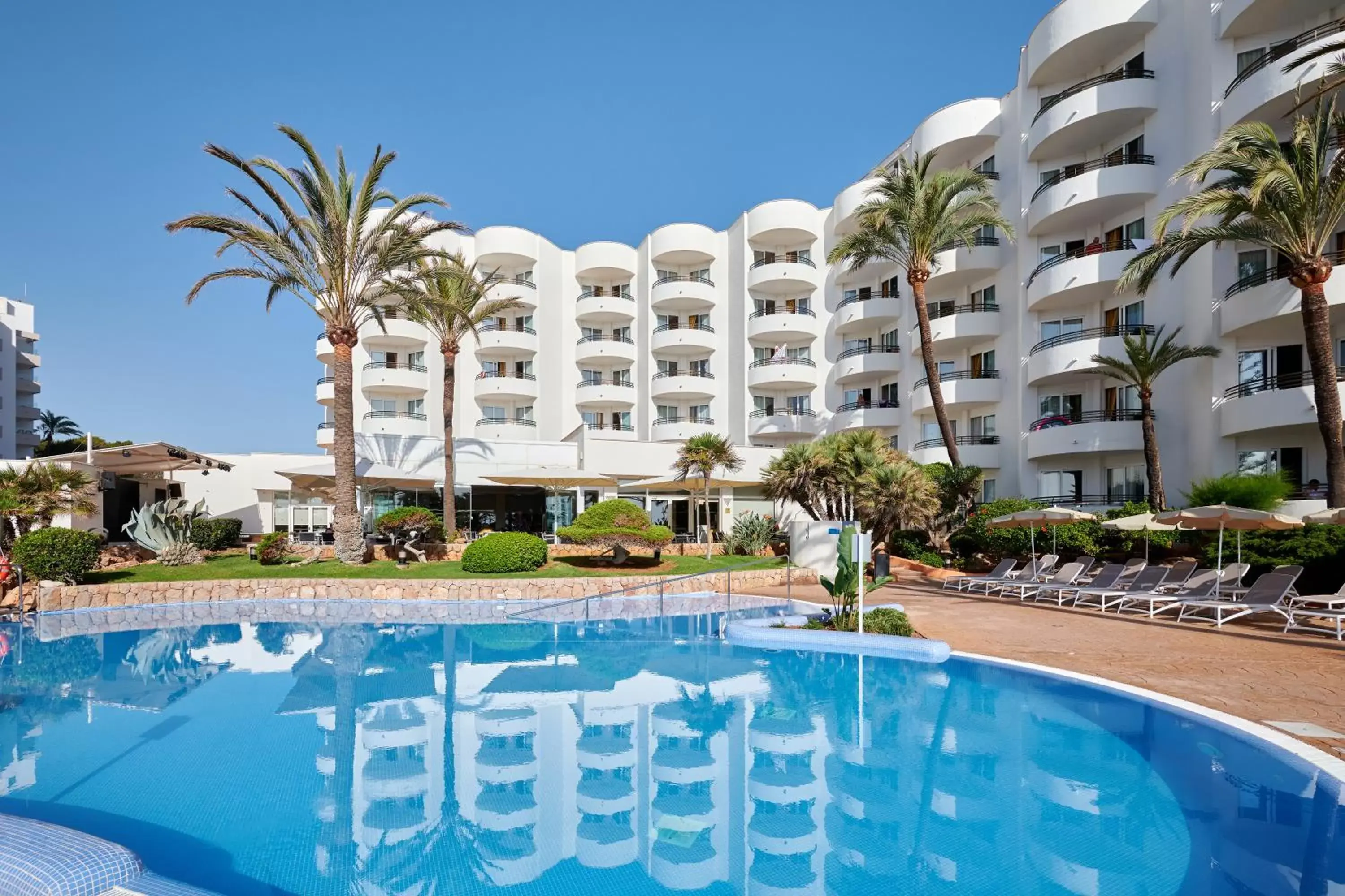 Swimming Pool in Hipotels Dunas Aparthotel