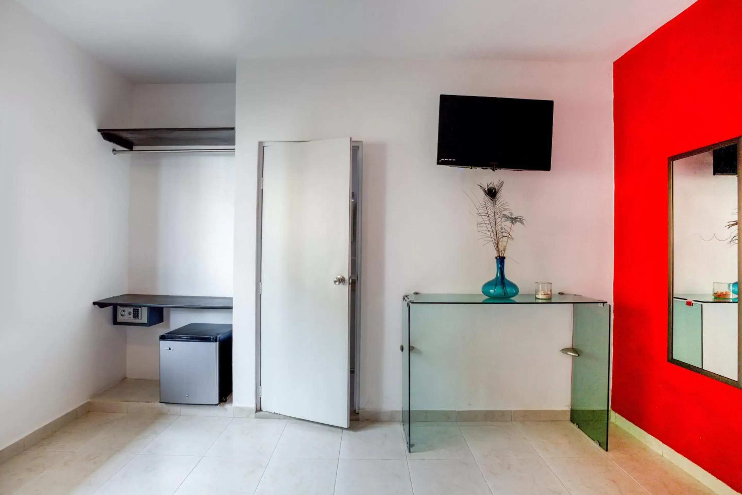 TV and multimedia, TV/Entertainment Center in Quinta Santa Anita