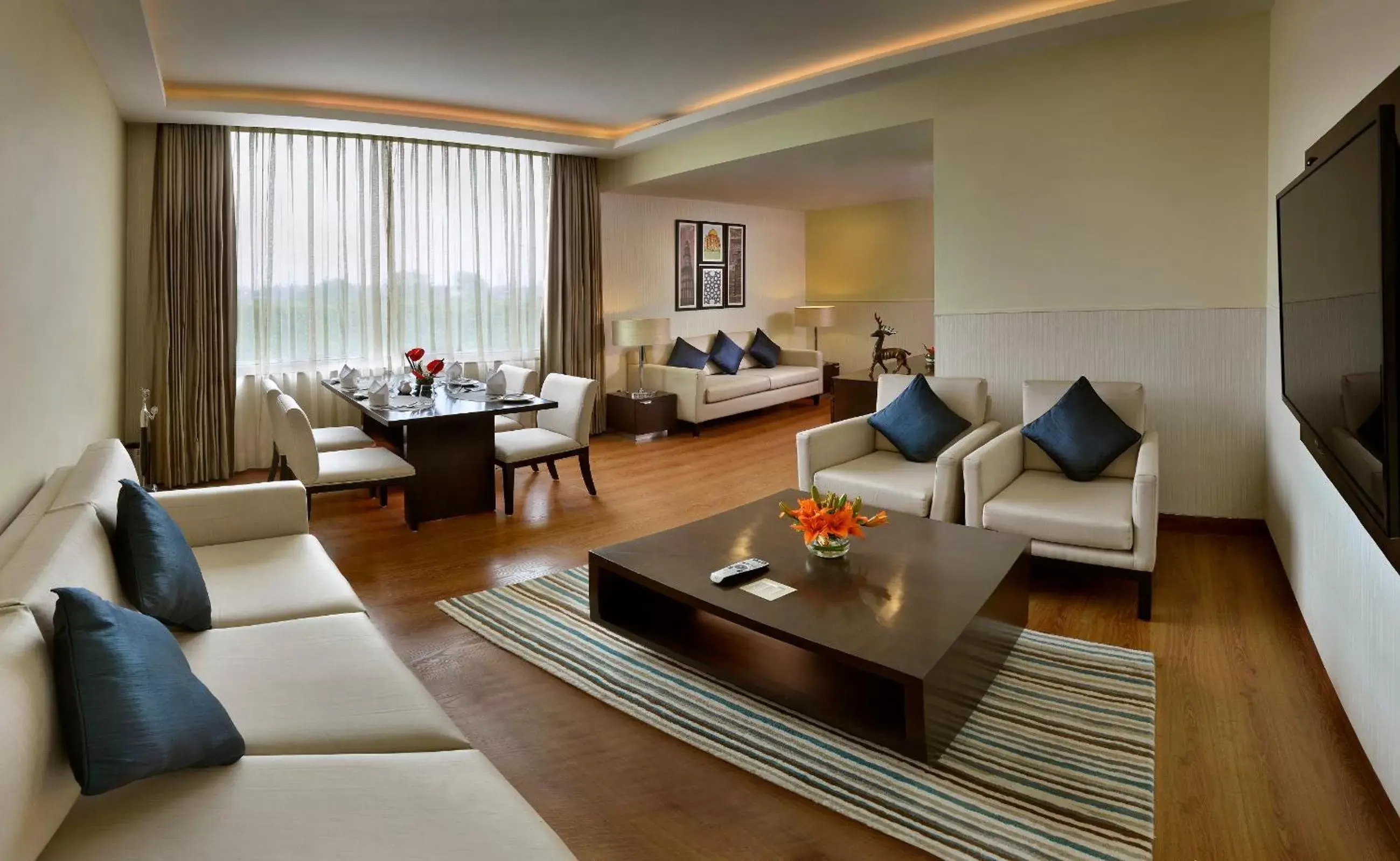Seating Area in Four Points by Sheraton New Delhi, Airport Highway