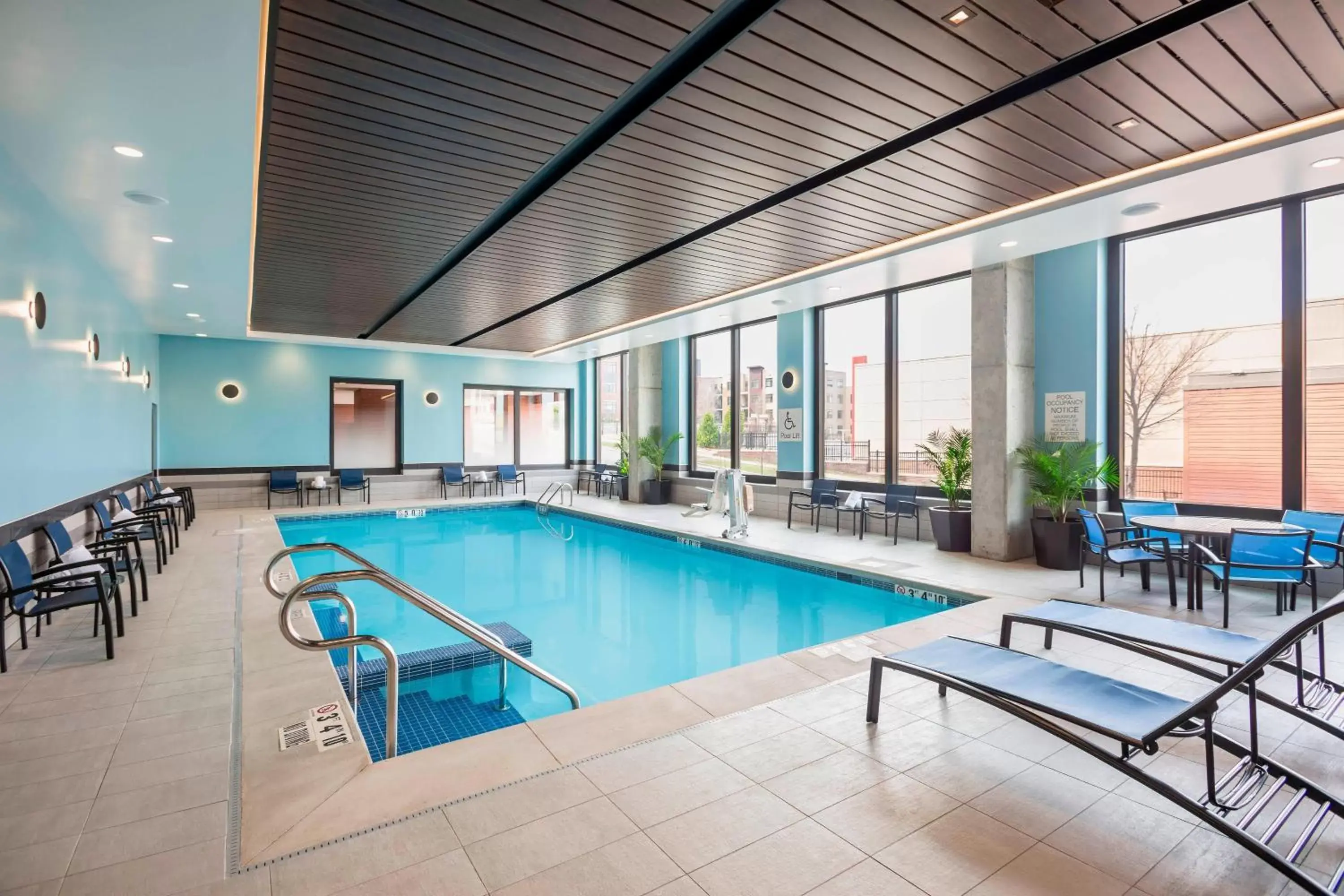 Swimming Pool in SpringHill Suites Madison