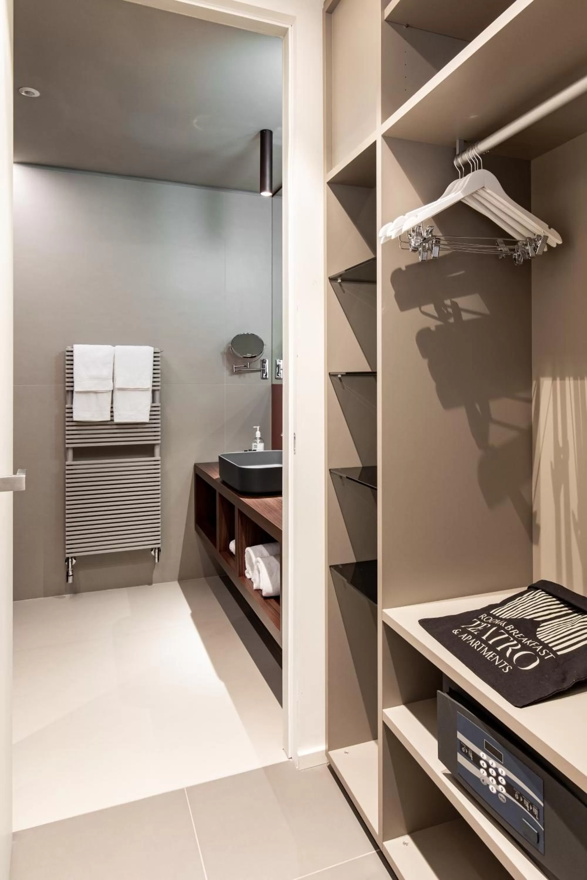 Bathroom in RB del Teatro&Apartaments