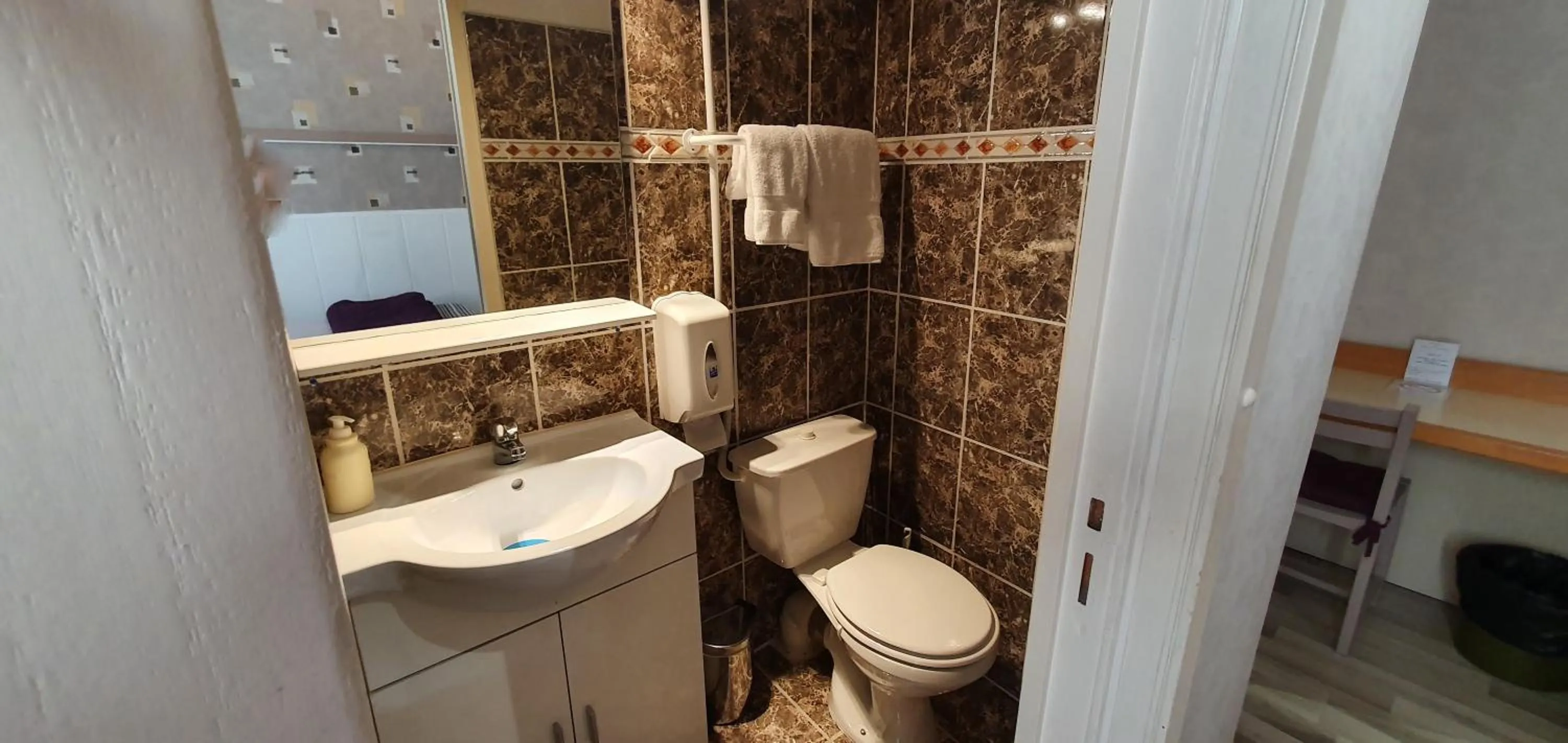 Shower in Will's Hotel