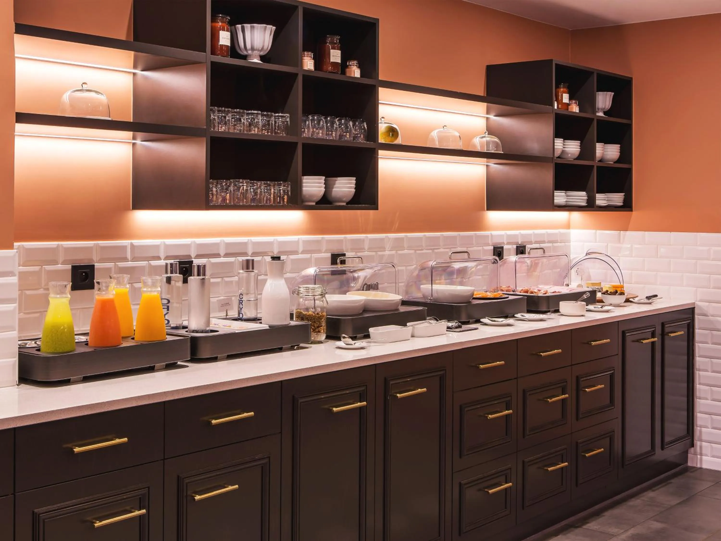 Breakfast in New Hotel Roblin