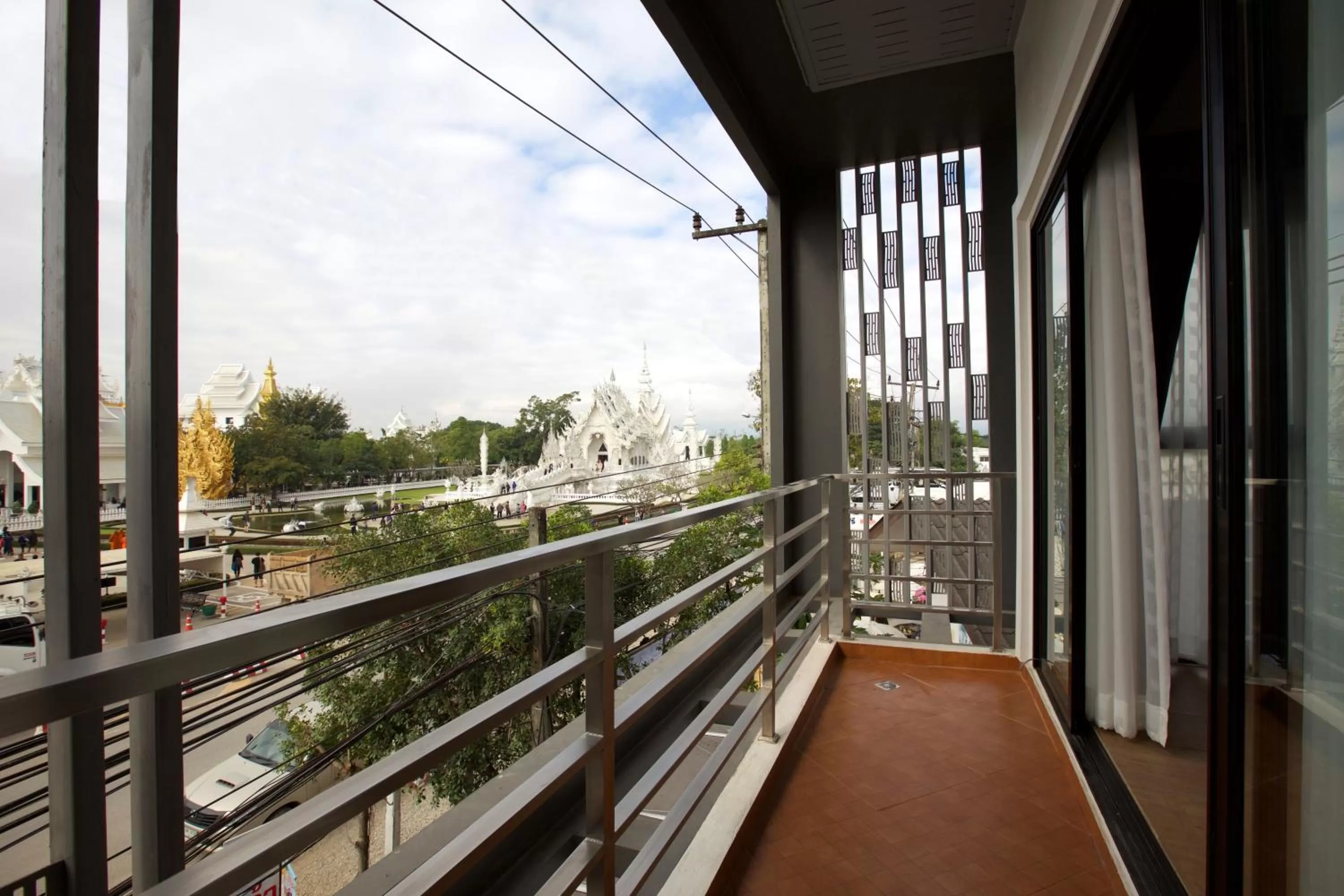 Nearby landmark in 777 Food & Bed