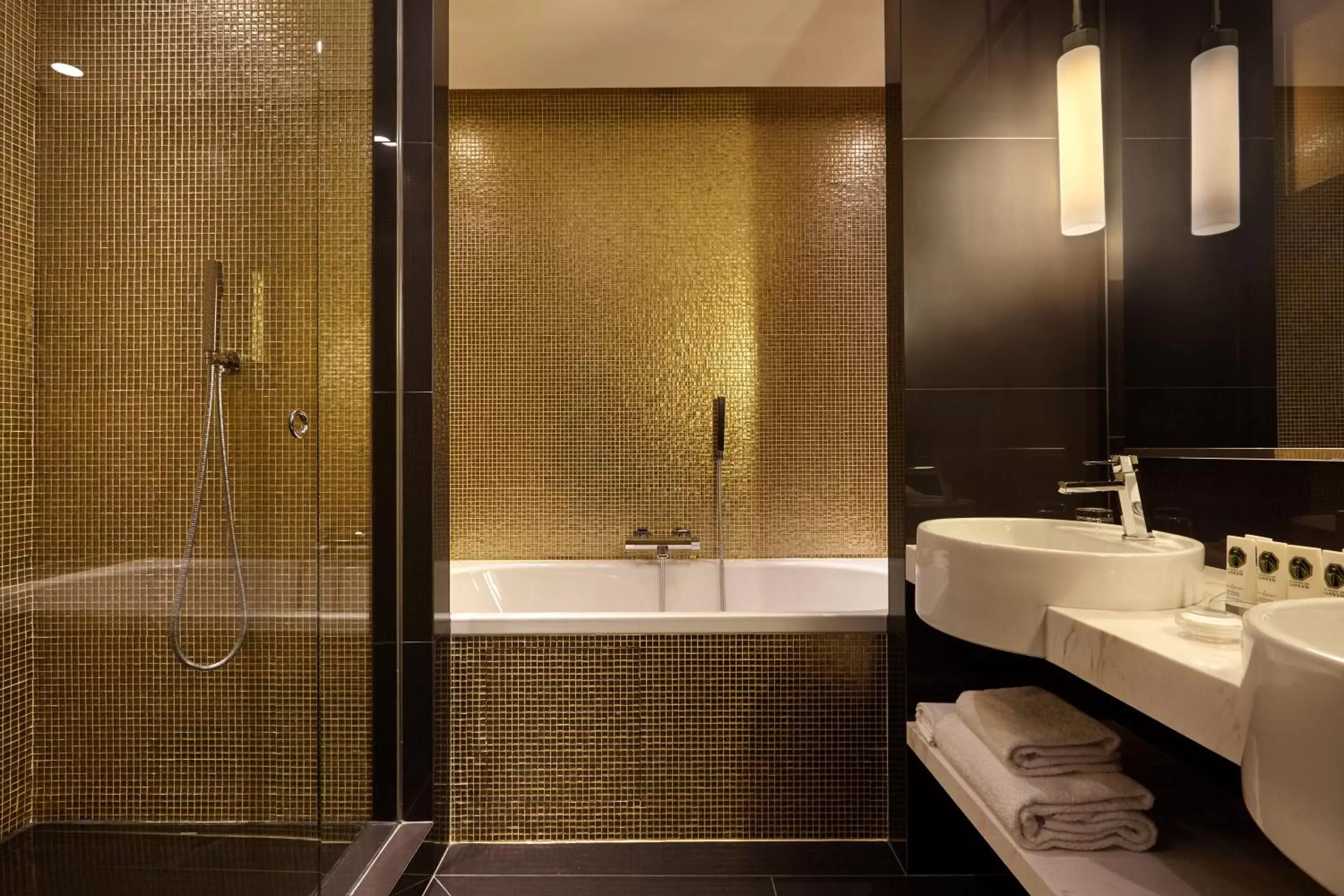Shower, Bathroom in Hotel Opéra Richepanse