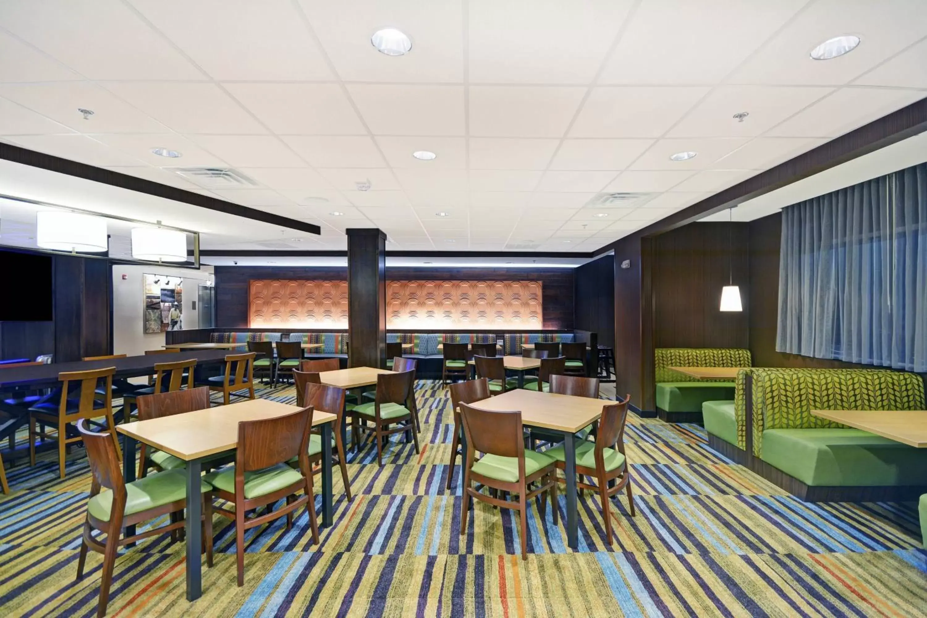 Breakfast, Restaurant/Places to Eat in Fairfield Inn & Suites by Marriott Savannah SW/Richmond Hill