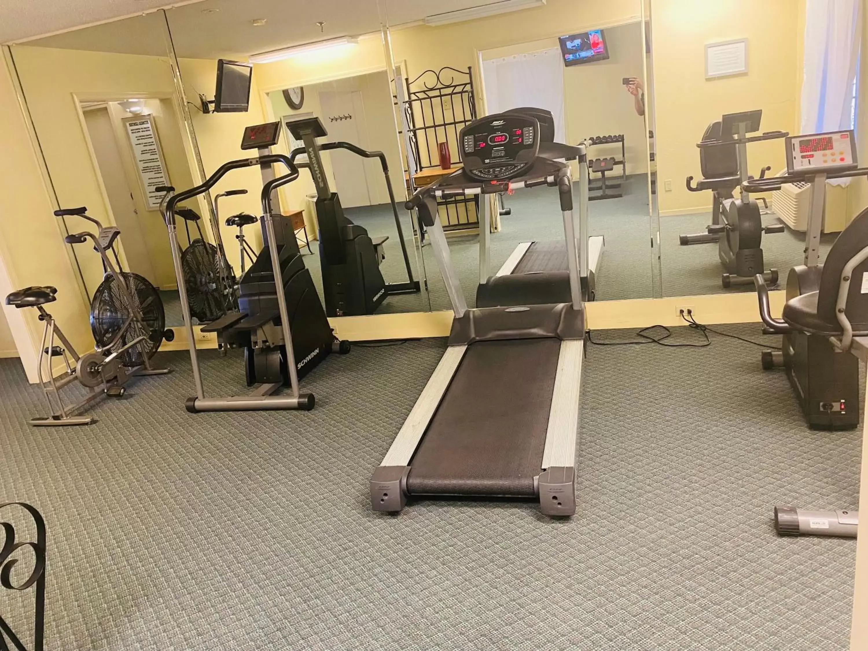 Fitness centre/facilities in Super 8 by Wyndham New Iberia Fitness centre/facilities in Super 8 by Wyndham New Iberia