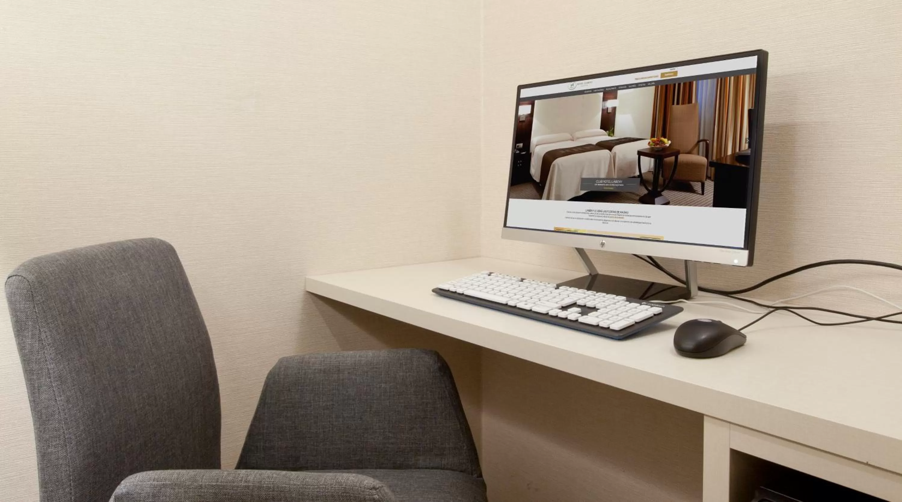 Entertainment in Hotel Liabeny