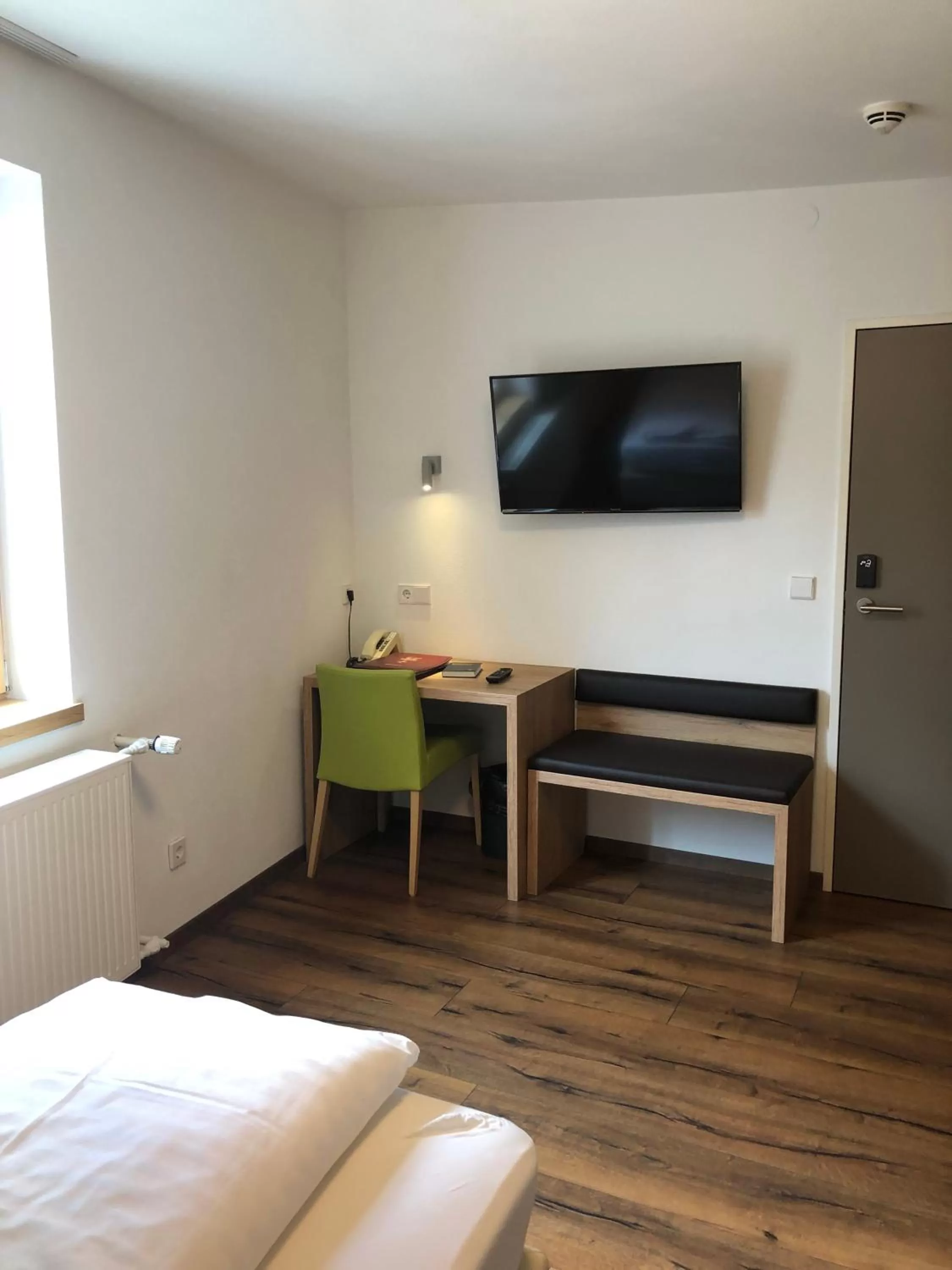 Photo of the whole room, Bed in Hotel-Restaurant Ochsen