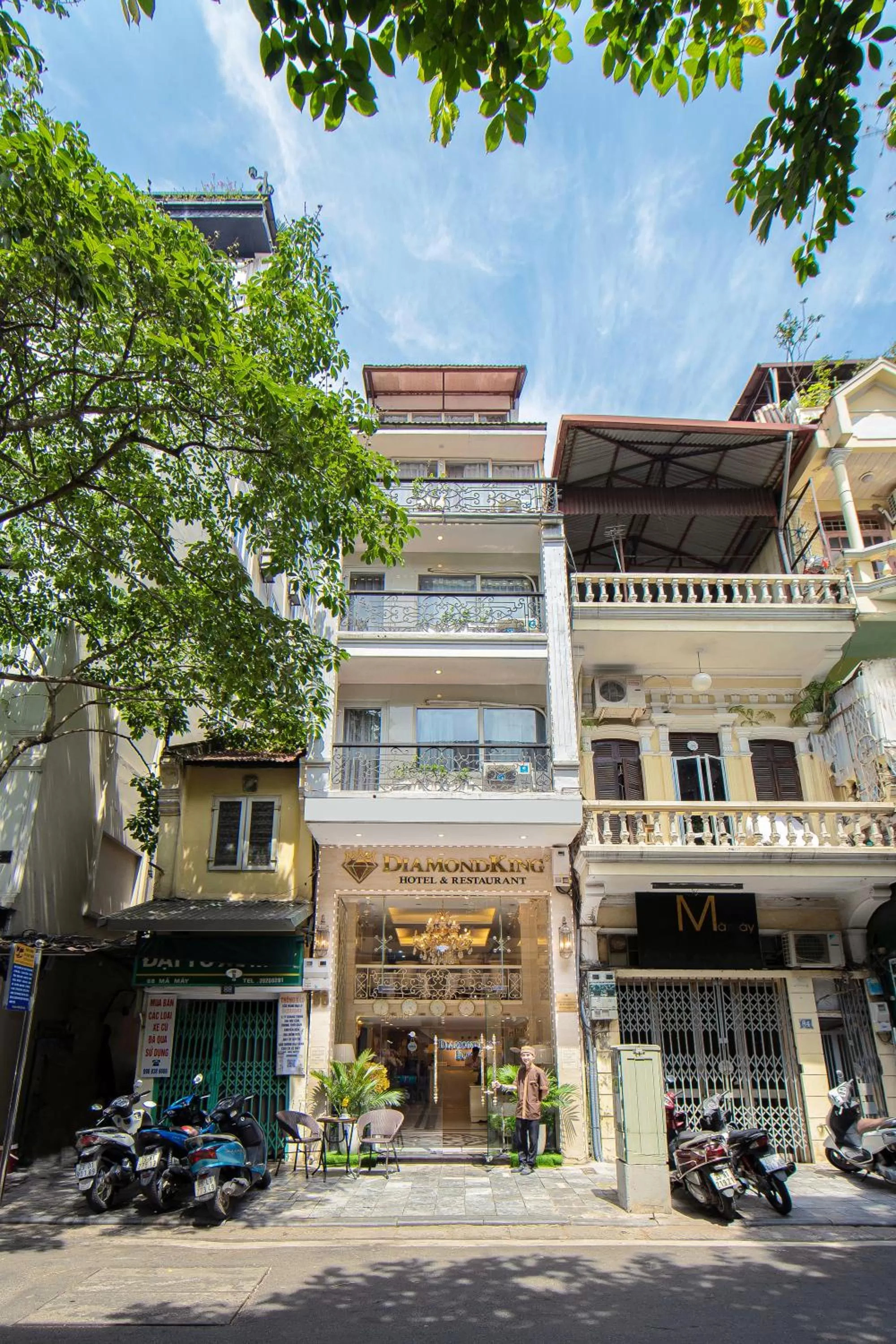Property building in Hanoi Diamond King Hotel & Travel