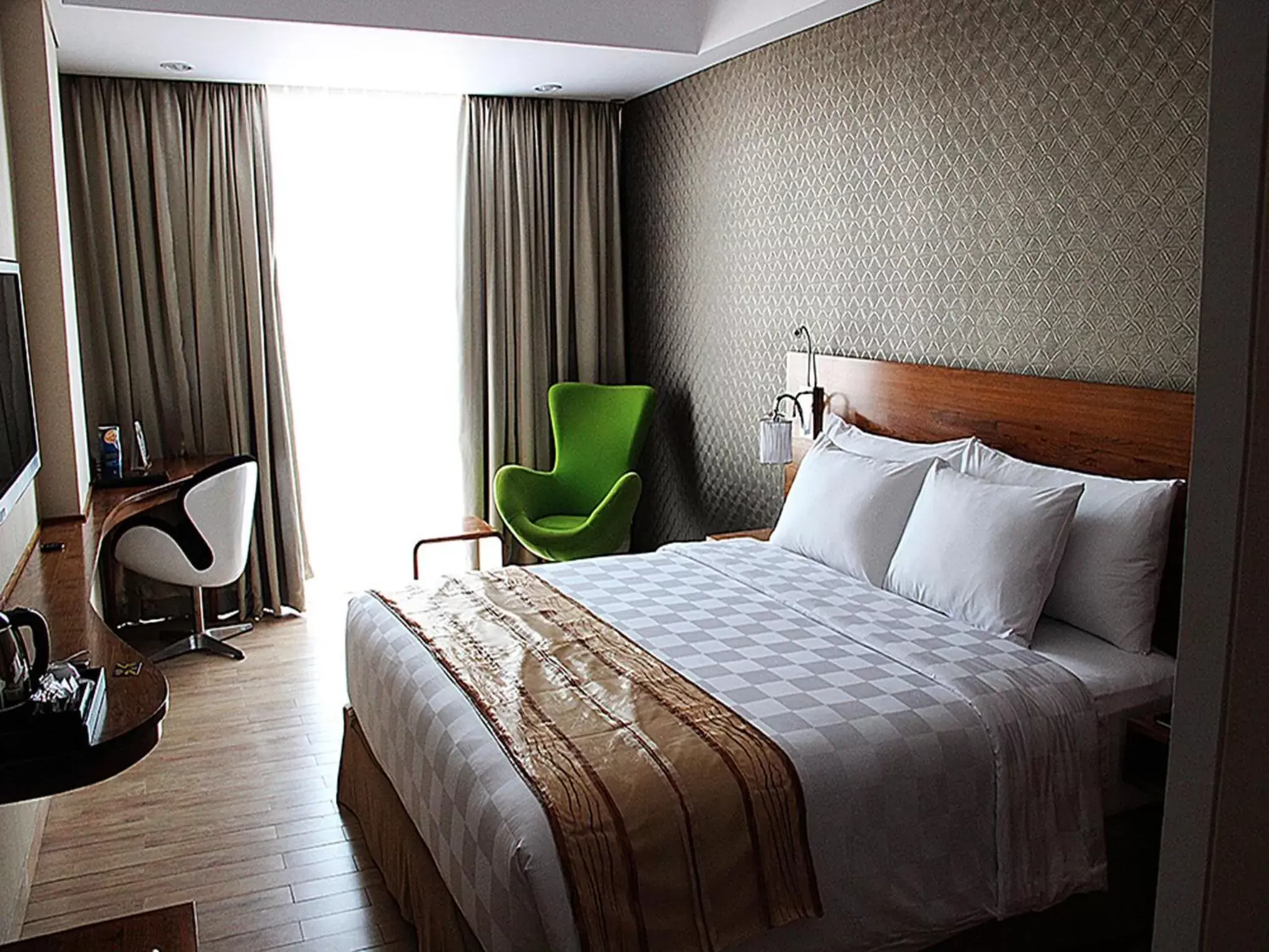 Deluxe Double Room in Hariston Hotel&Suites, Pluit - Jakarta