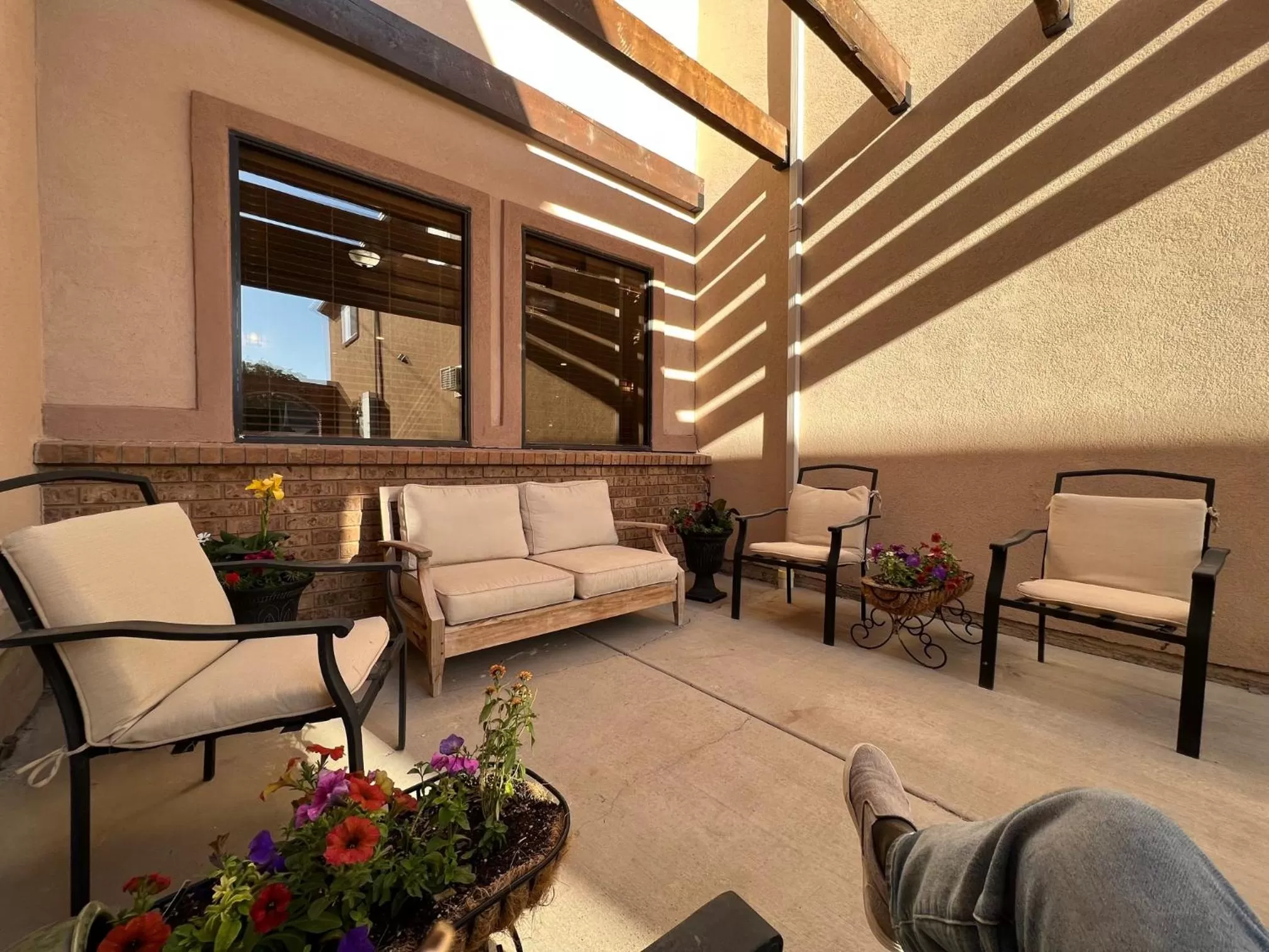 Property building in THE SNUGGLE INN