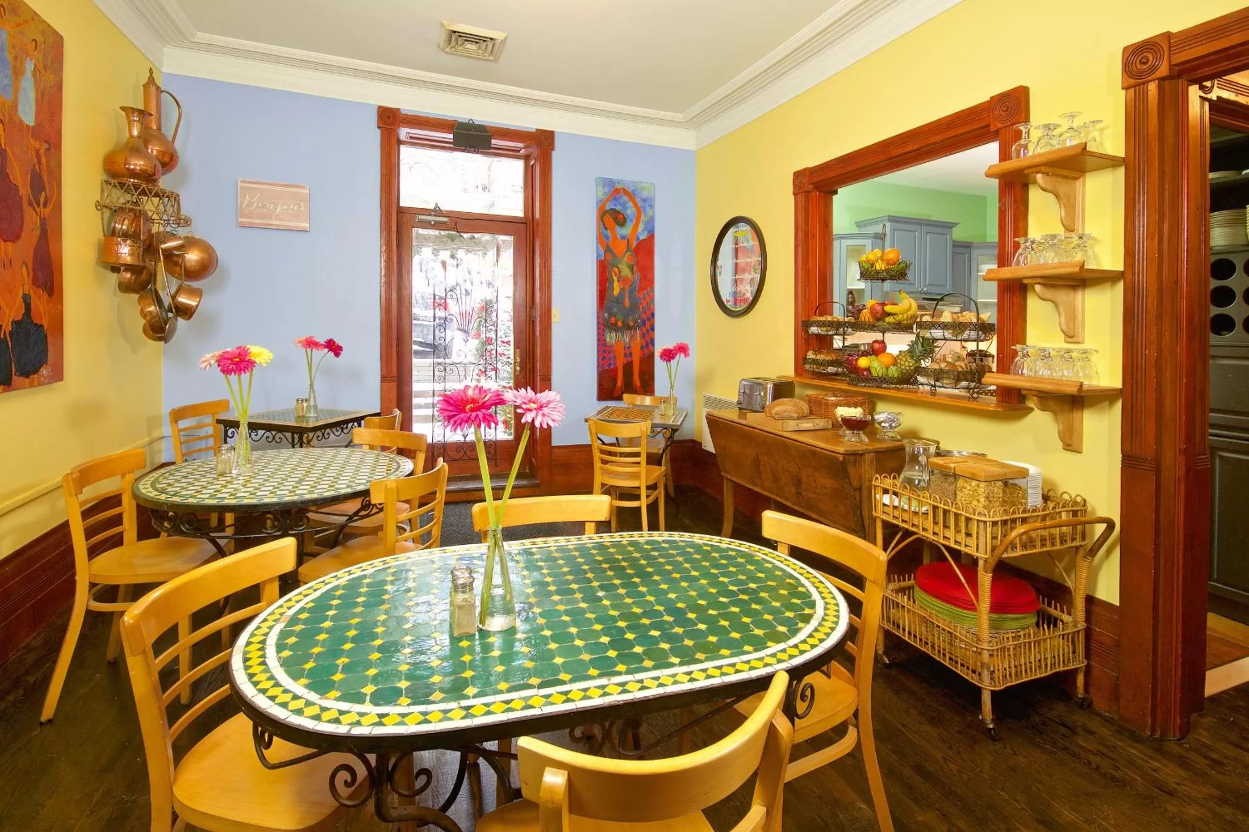 Restaurant/places to eat in Auberge Les Bons Matins