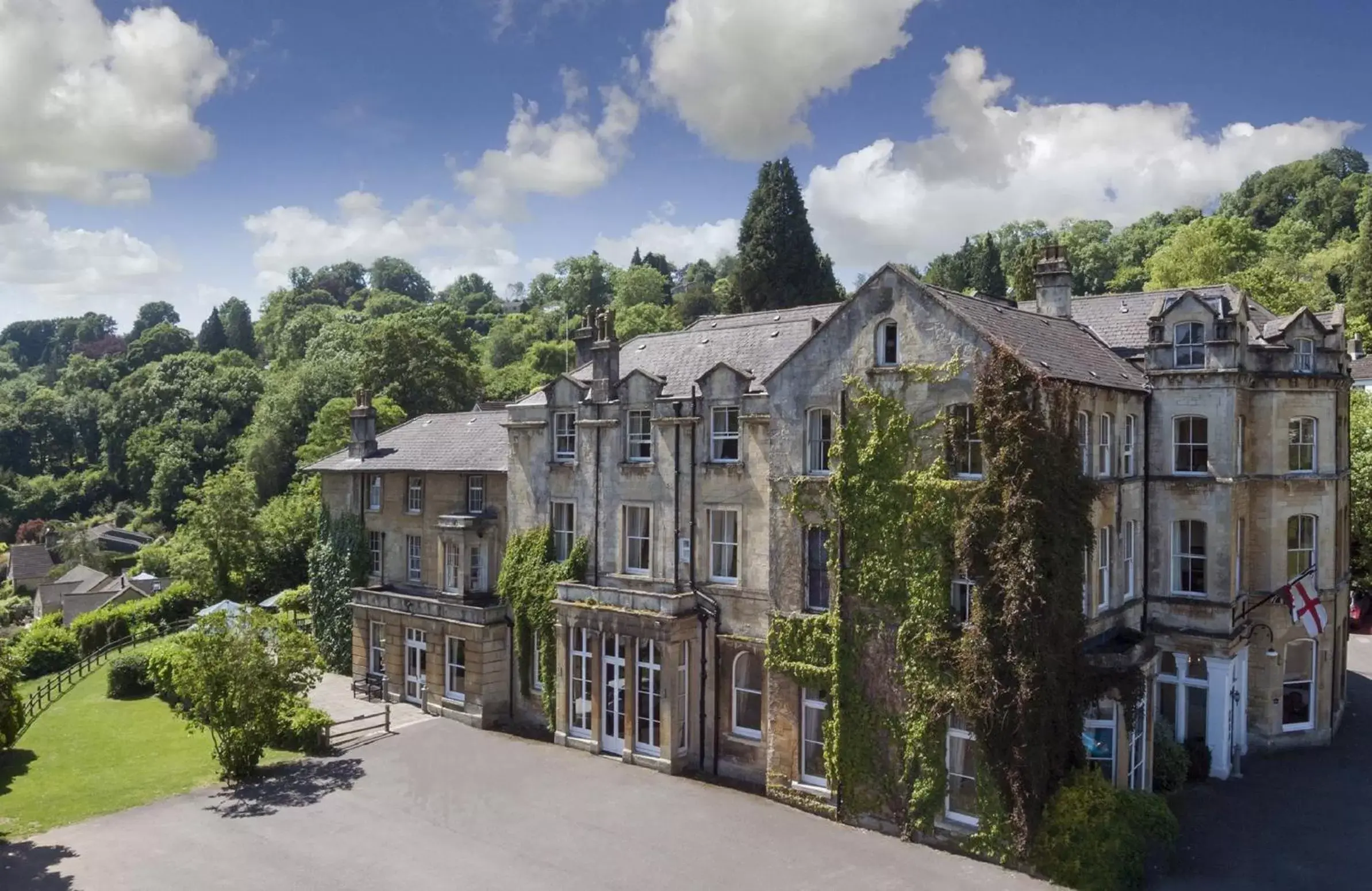 Facade/entrance, Property Building in Best Western Limpley Stoke Hotel