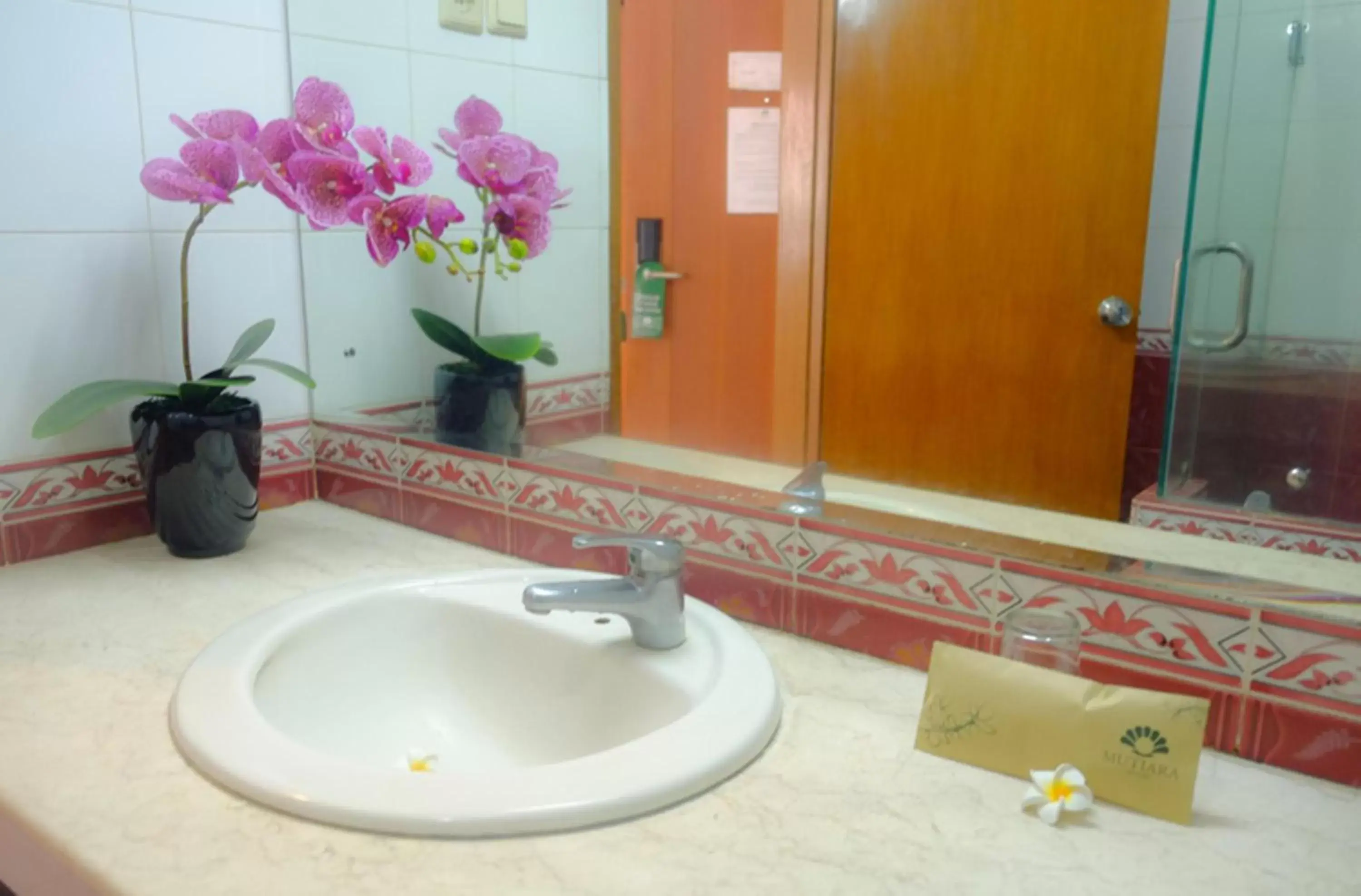 Bathroom in Mutiara Hotel and Convention