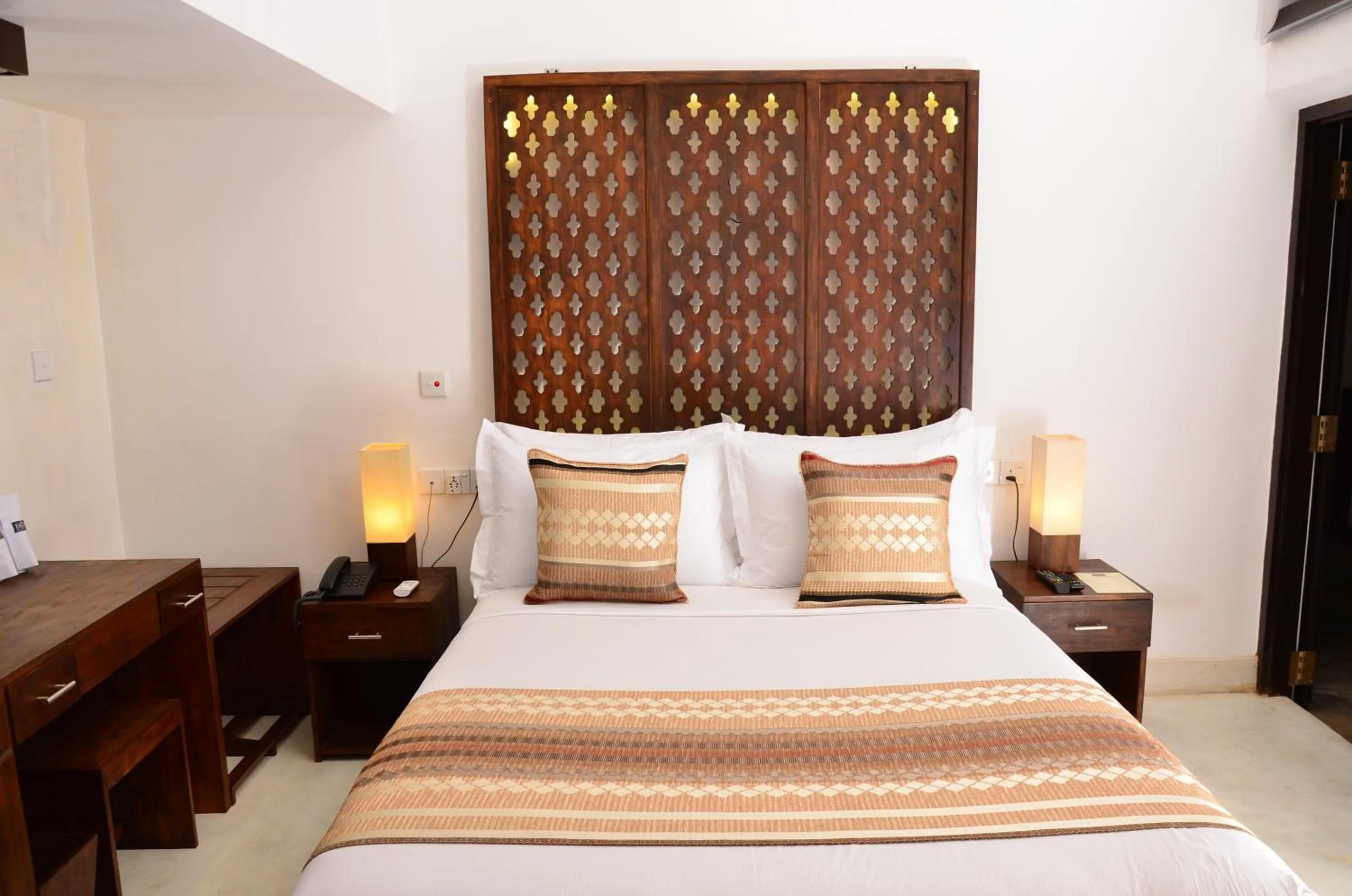 Bedroom, Bed in 56 by Deco - Galle Fort