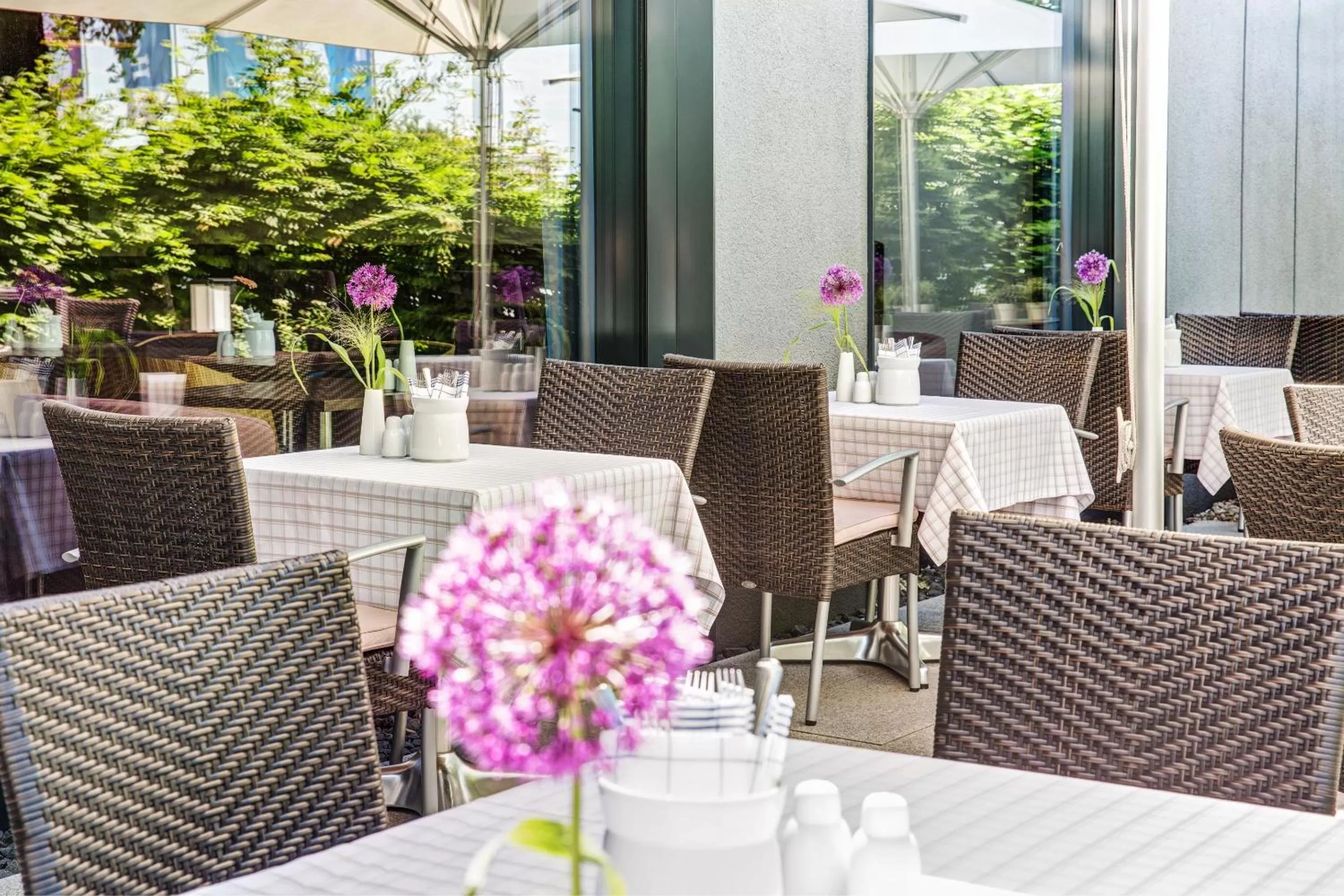 Restaurant/places to eat in IntercityHotel Berlin Airport Area North