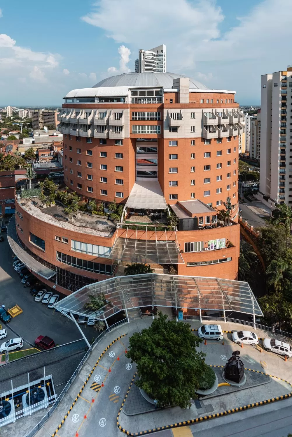 Property building in Hotel Spiwak Chipichape Cali