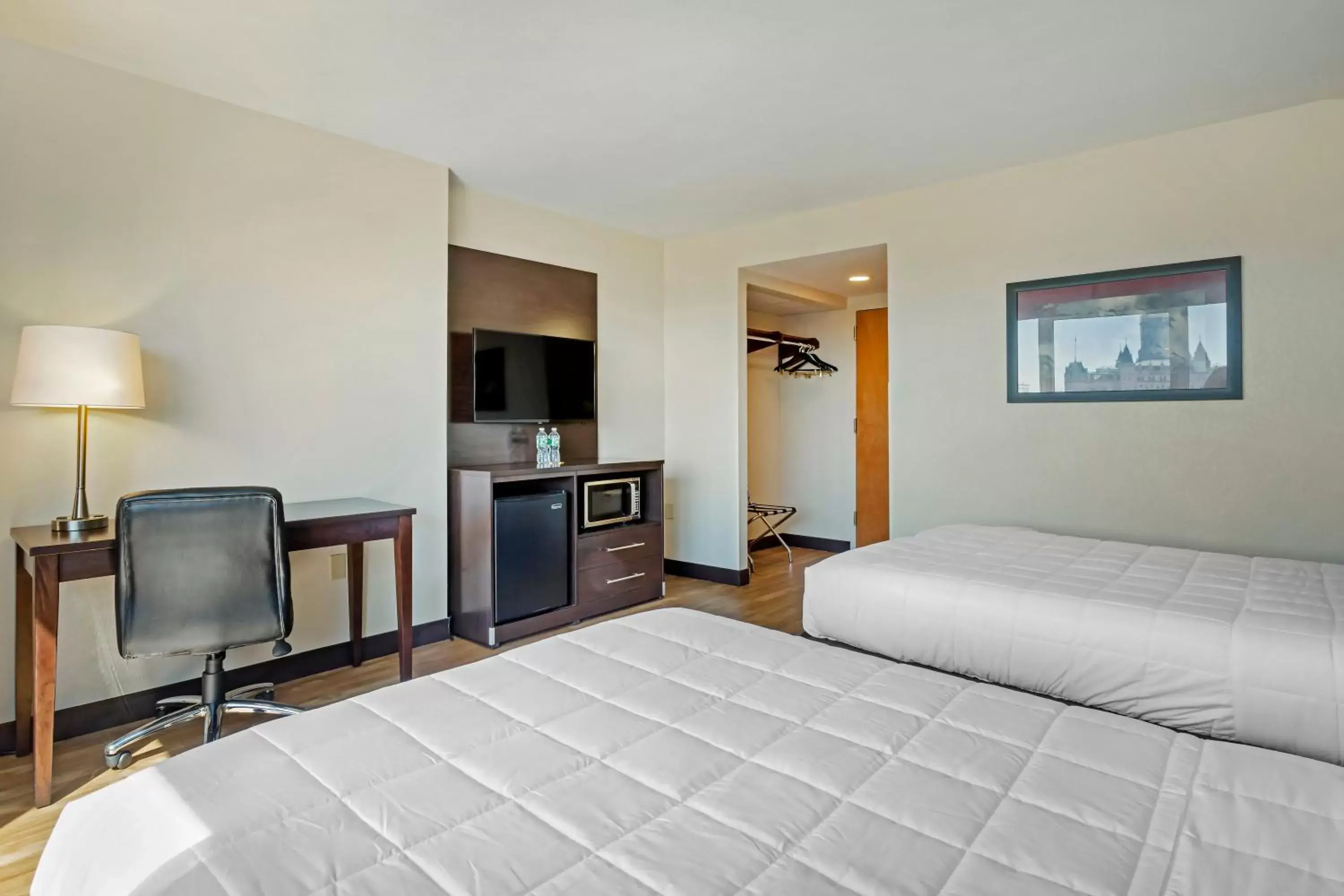 Bed in The Capitol Hotel, Ascend Hotel Collection