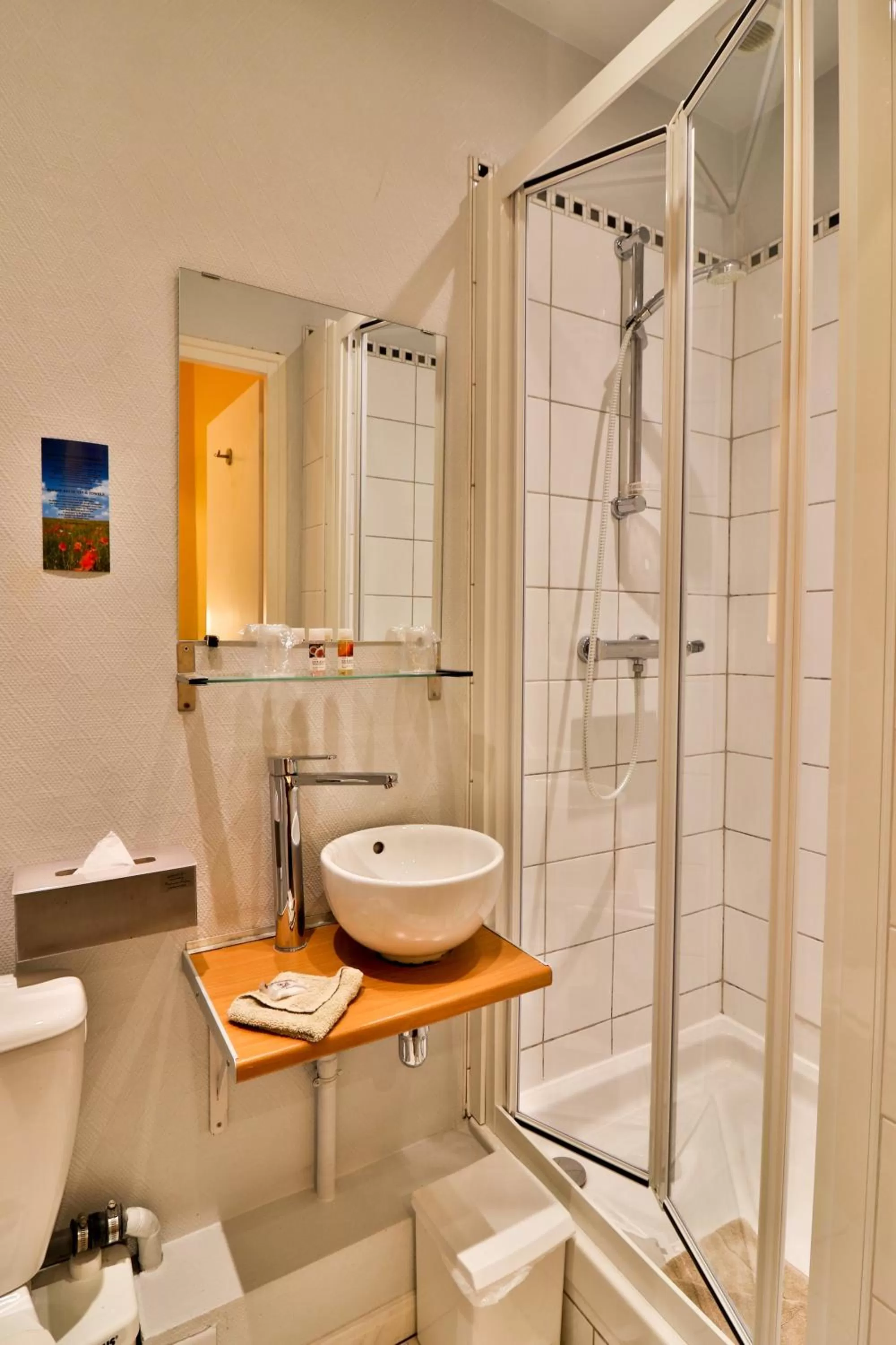 Shower in Hotel Victor Hugo Nice