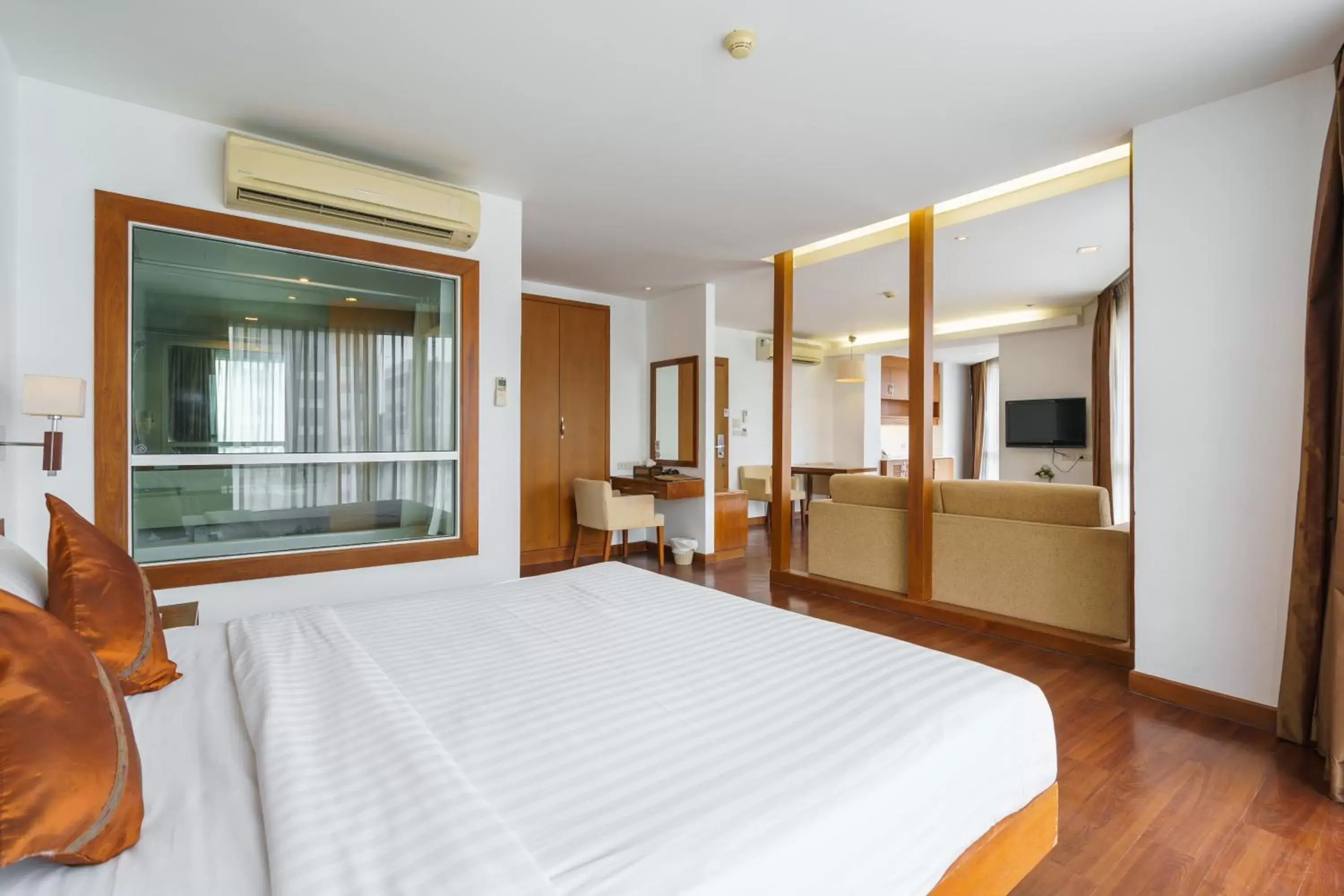 Bed in Lantana Resort Hotel Bangkok