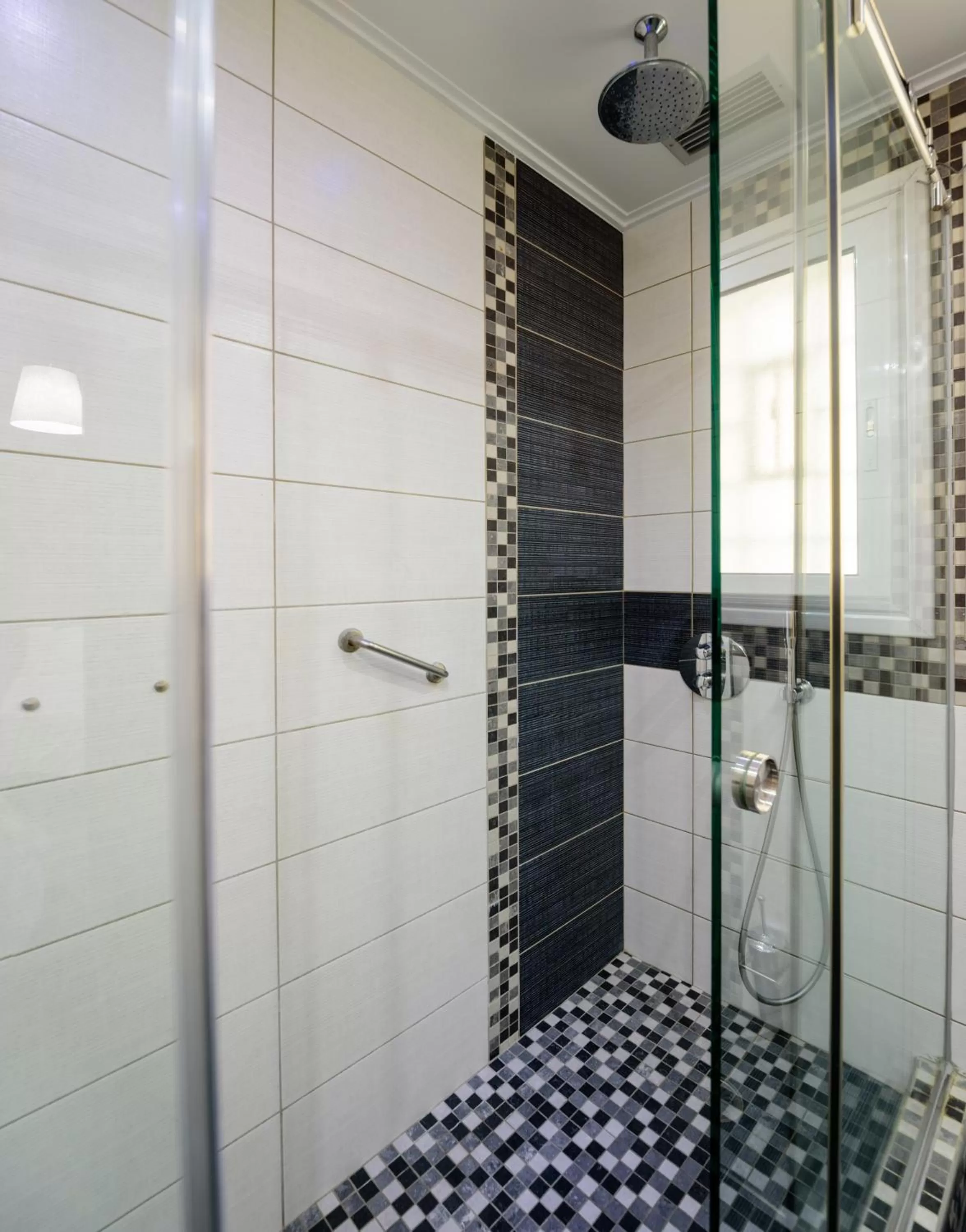 Bathroom in Lume Athens