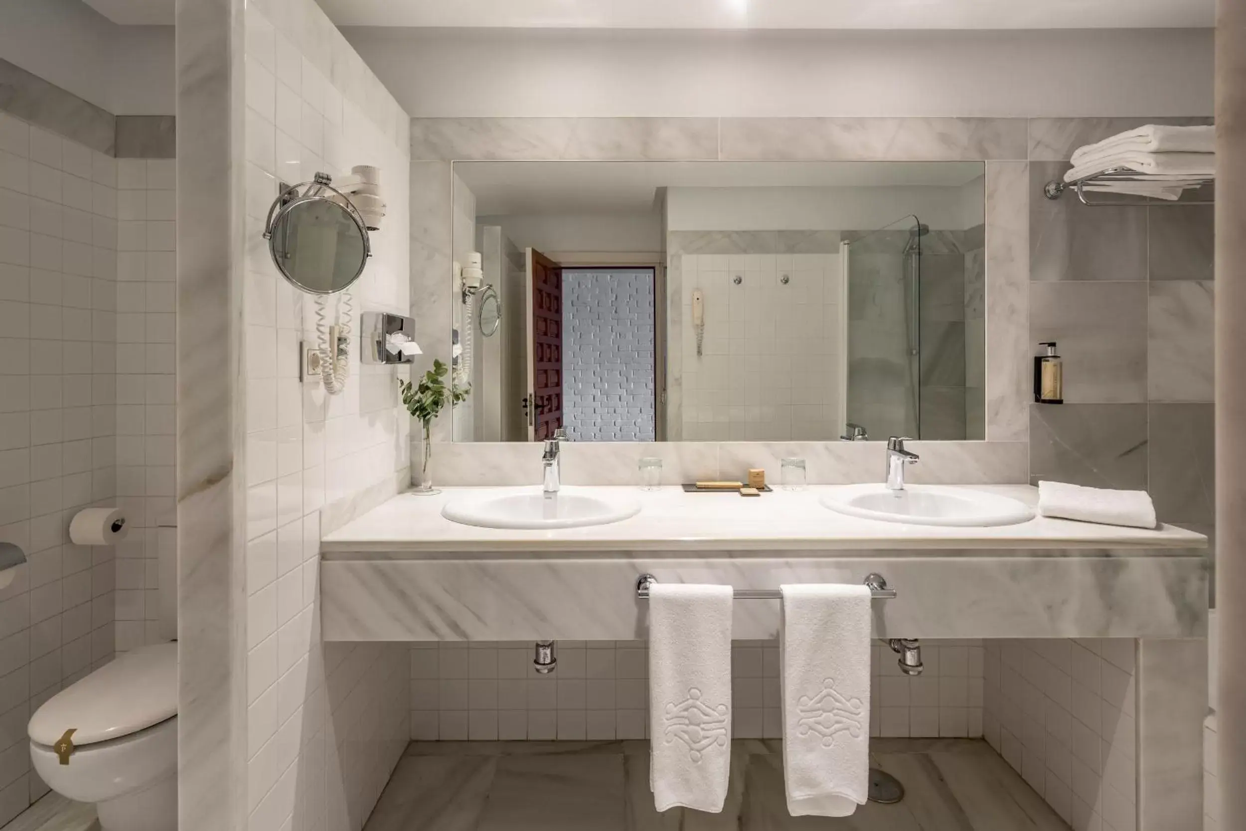 Bathroom in Parador de Mazagón