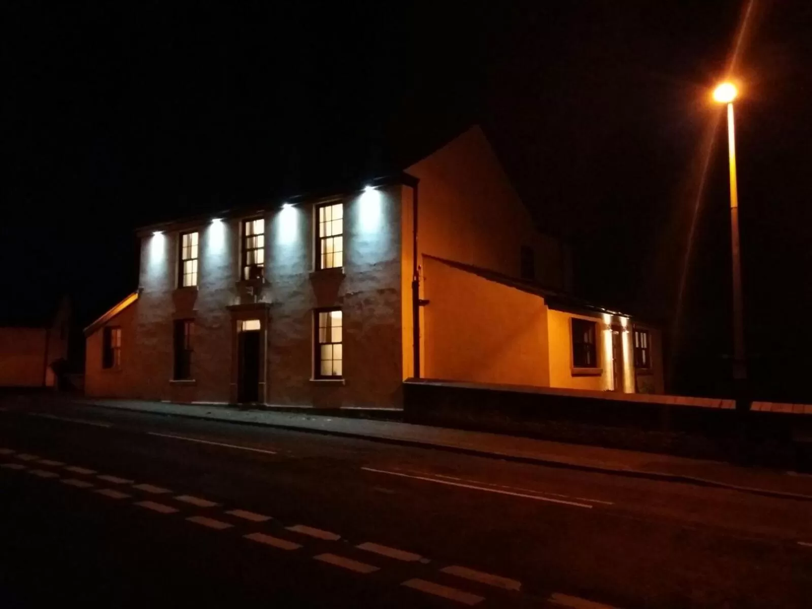 Facade/entrance, Property Building in Saracens House