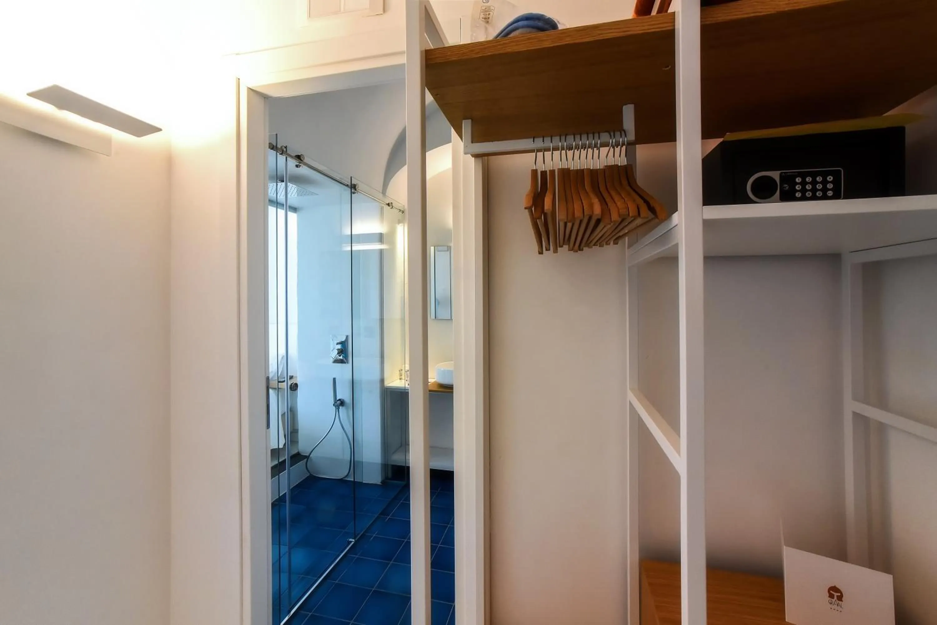 wardrobe in Hotel Graal