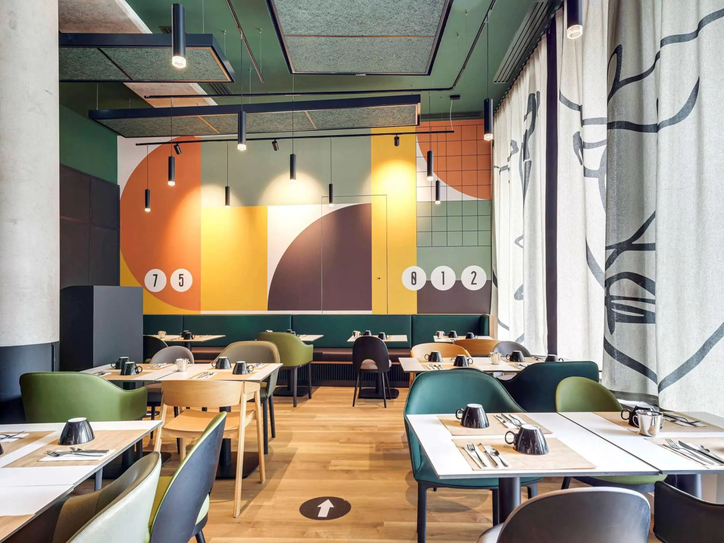 Restaurant/Places to Eat in Novotel Paris Gare De Lyon