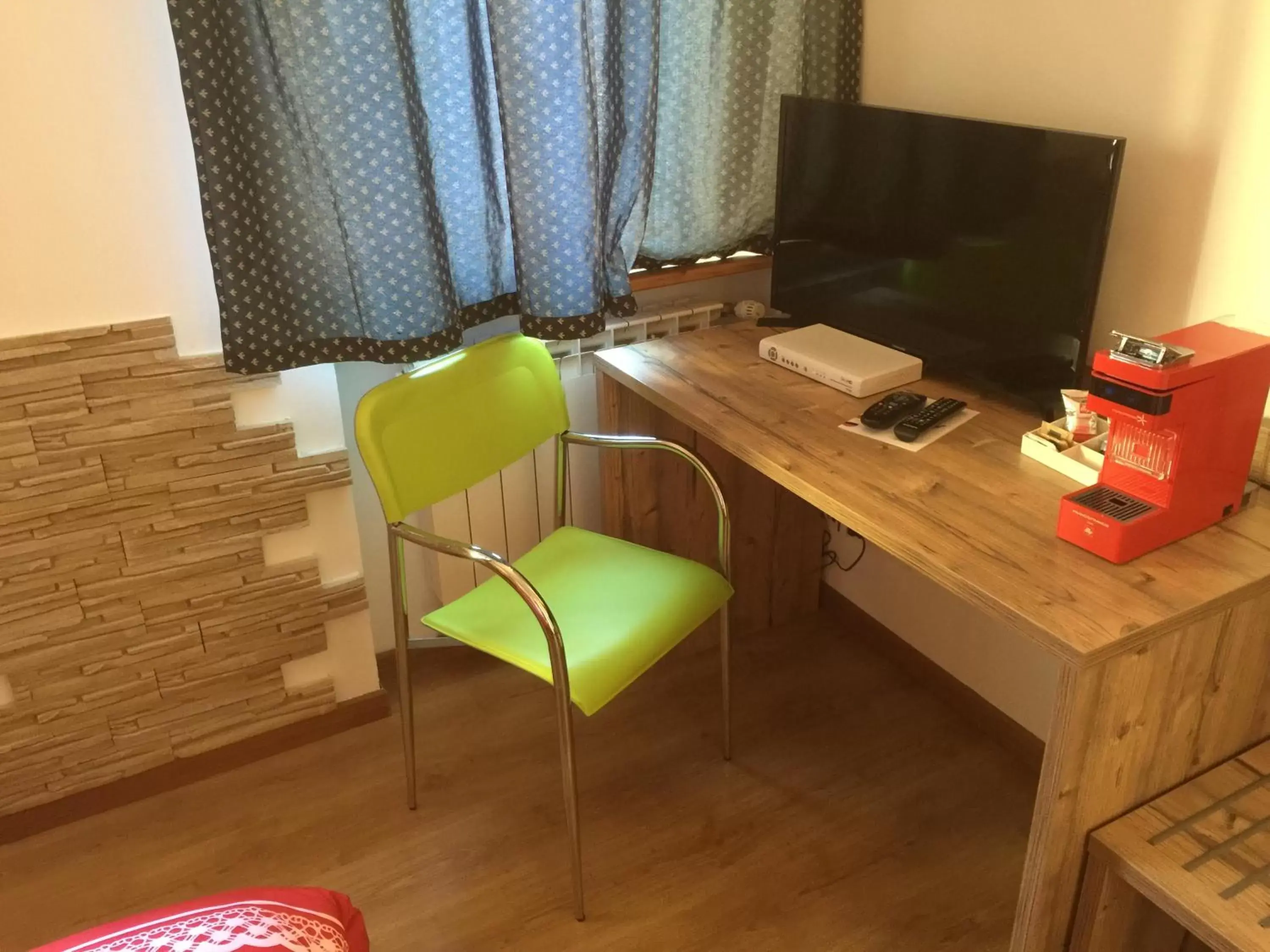 TV and multimedia, TV/Entertainment Center in Hotel Tarvisio Bike & Ski