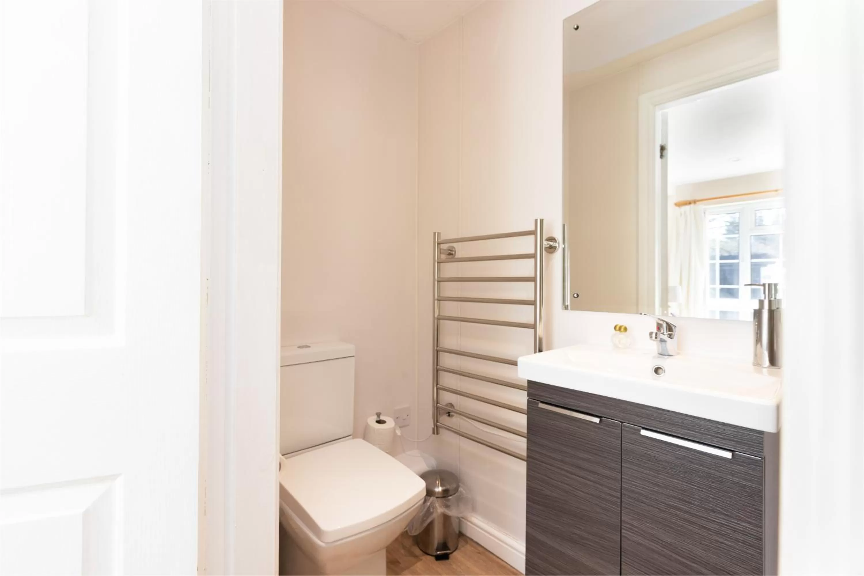 Bathroom in The Limes Country Lodge Hotel & Admiral Restaurant