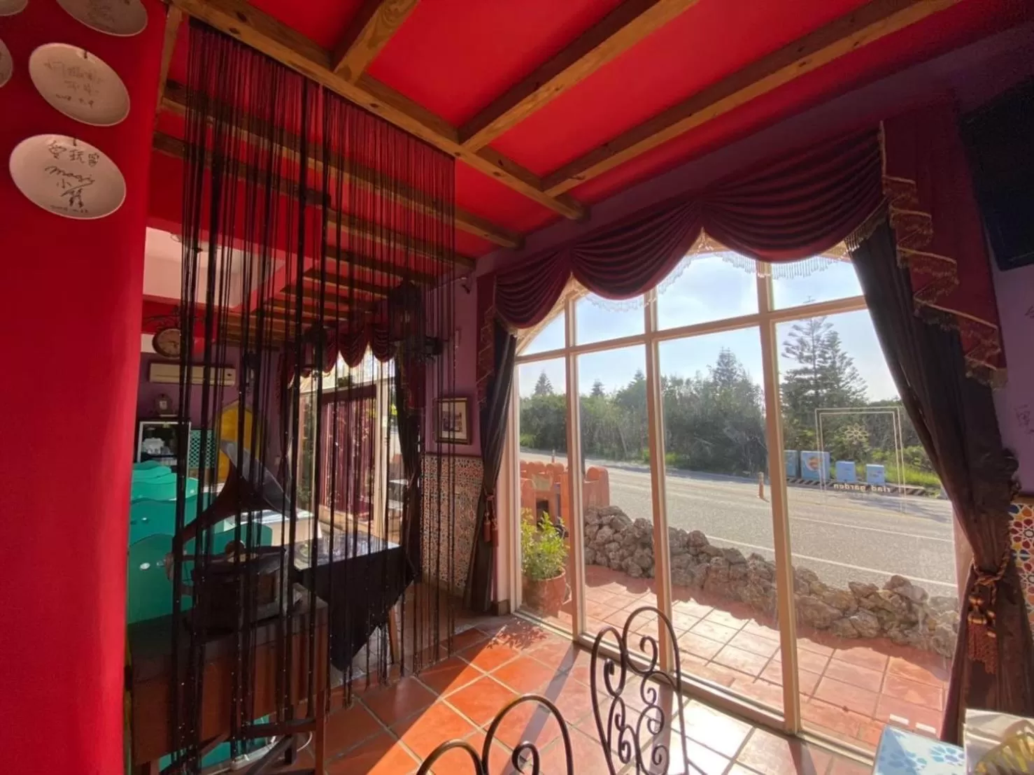 Restaurant/places to eat in Raid Garden Boutique Hotel