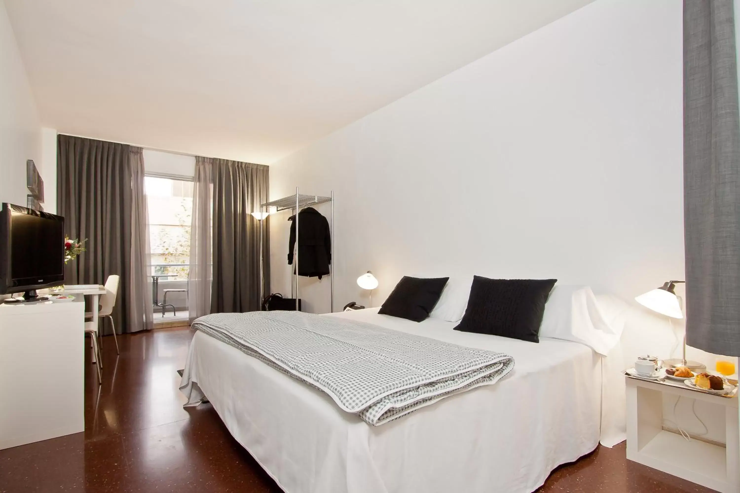 Photo of the whole room, Bed in Aparthotel Atenea Calabria